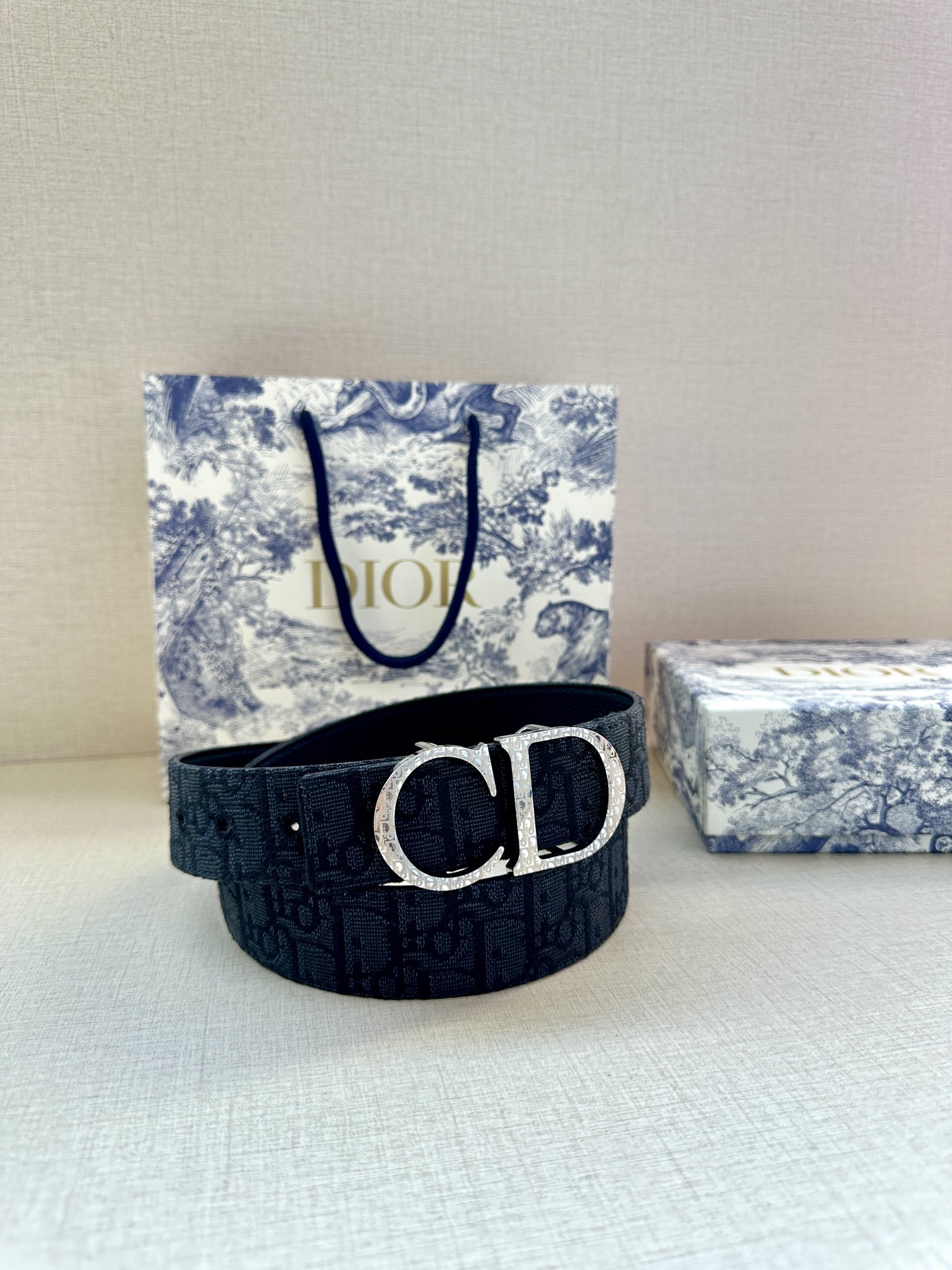Dior 一比一 男款 Oblique老花皮帶 黑色CD扣 精品潮流款| 10 Dior 一比一 男款 Oblique老花皮帶 黑色CD扣 精品潮流款