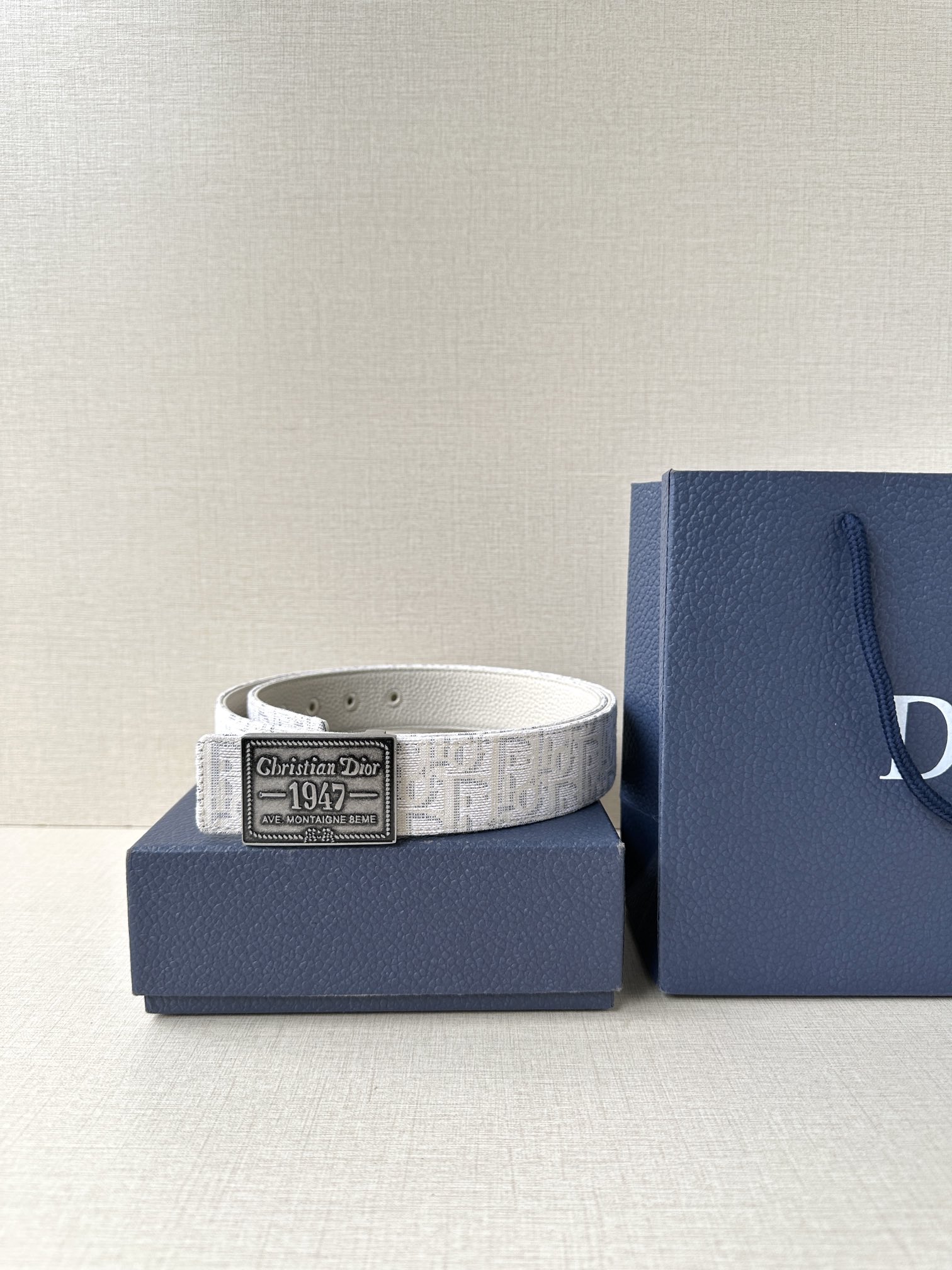 Dior A貨 男款 光滑牛皮皮帶 銀色金色方扣 精品商務款| 10 Dior A貨 男款 光滑牛皮皮帶 銀色金色方扣 精品商務款