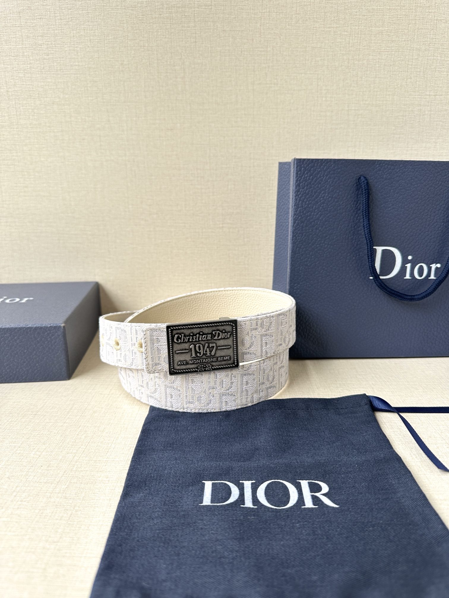 Dior A貨 男款 光滑牛皮皮帶 銀色金色方扣 精品商務款| 11 Dior A貨 男款 光滑牛皮皮帶 銀色金色方扣 精品商務款