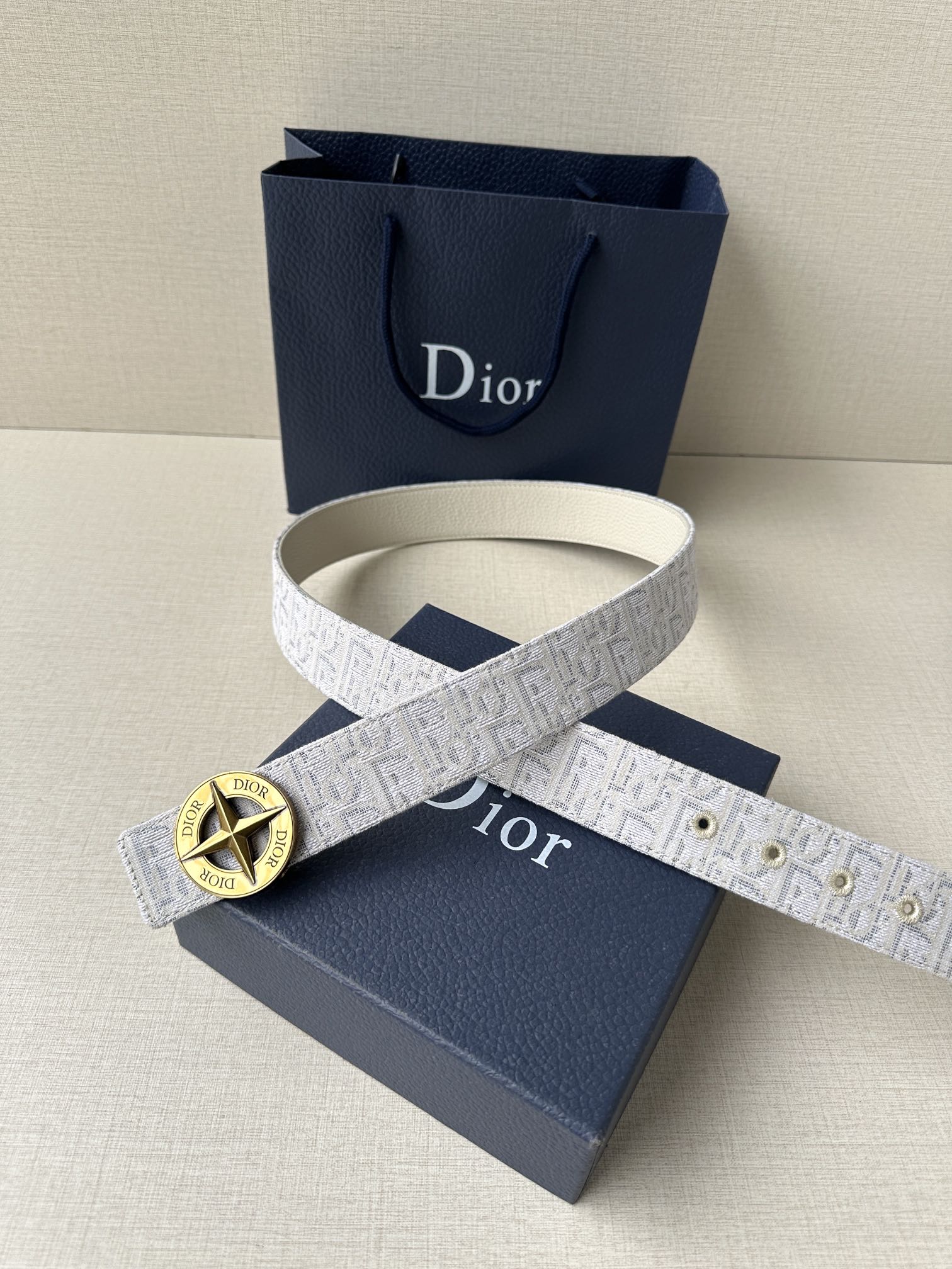 Dior 高仿 男款 Oblique老花帆布皮帶 復古金屬扣 精品潮流款| 13 Dior 高仿 男款 Oblique老花帆布皮帶 復古金屬扣 精品潮流款