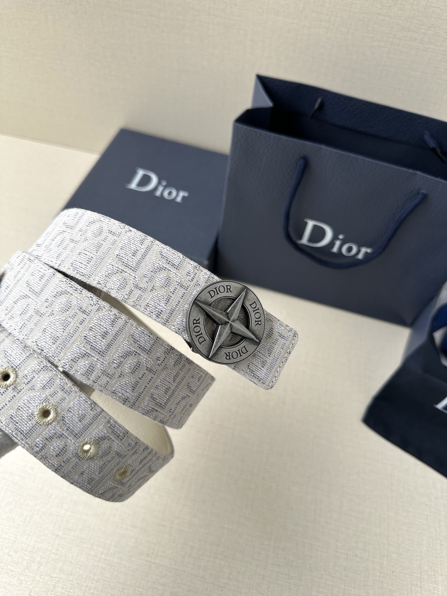 Dior 高仿 男款 Oblique老花帆布皮帶 復古金屬扣 精品潮流款| 10 Dior 高仿 男款 Oblique老花帆布皮帶 復古金屬扣 精品潮流款