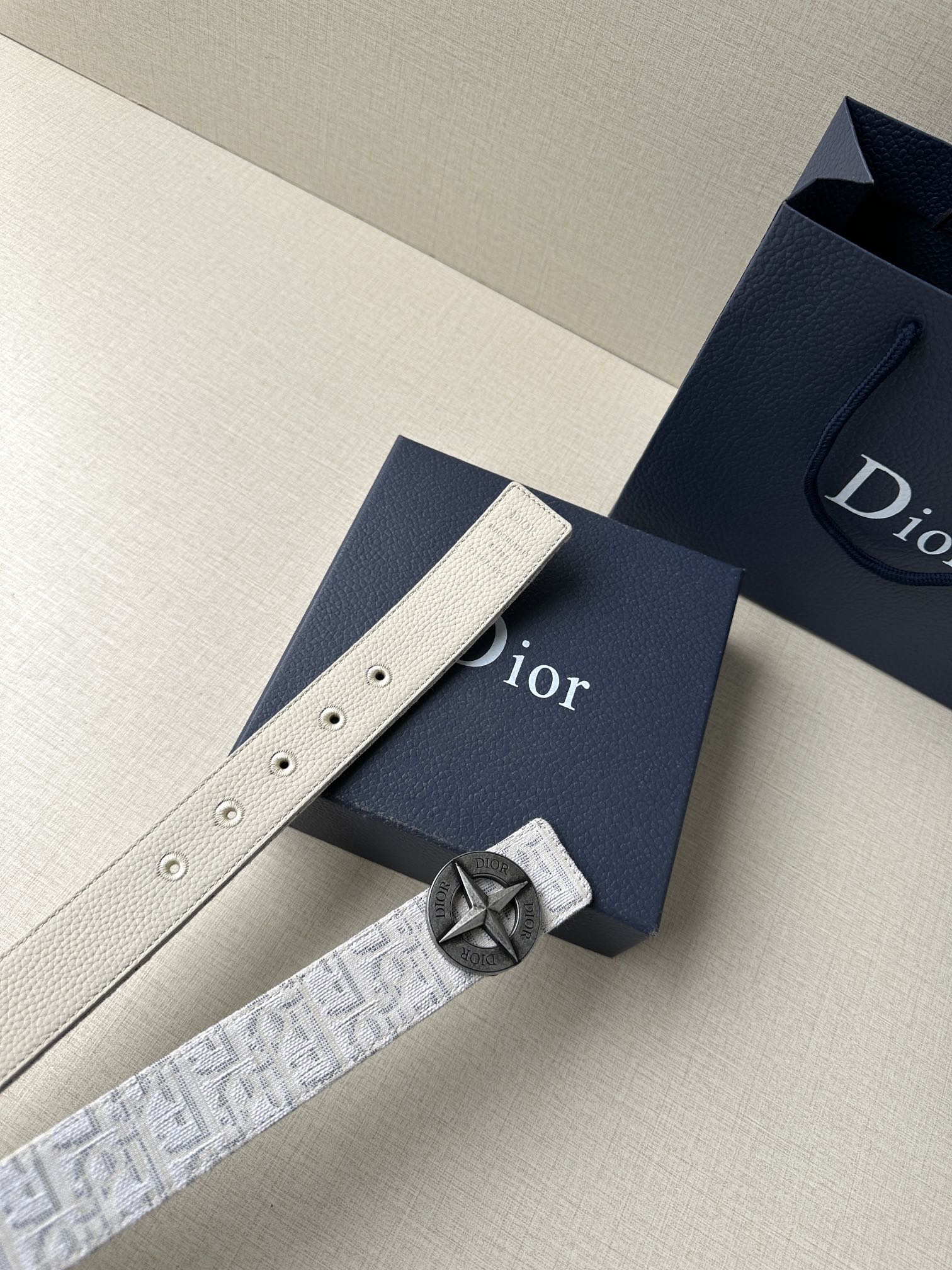 Dior 高仿 男款 Oblique老花帆布皮帶 復古金屬扣 精品潮流款| 9 Dior 高仿 男款 Oblique老花帆布皮帶 復古金屬扣 精品潮流款