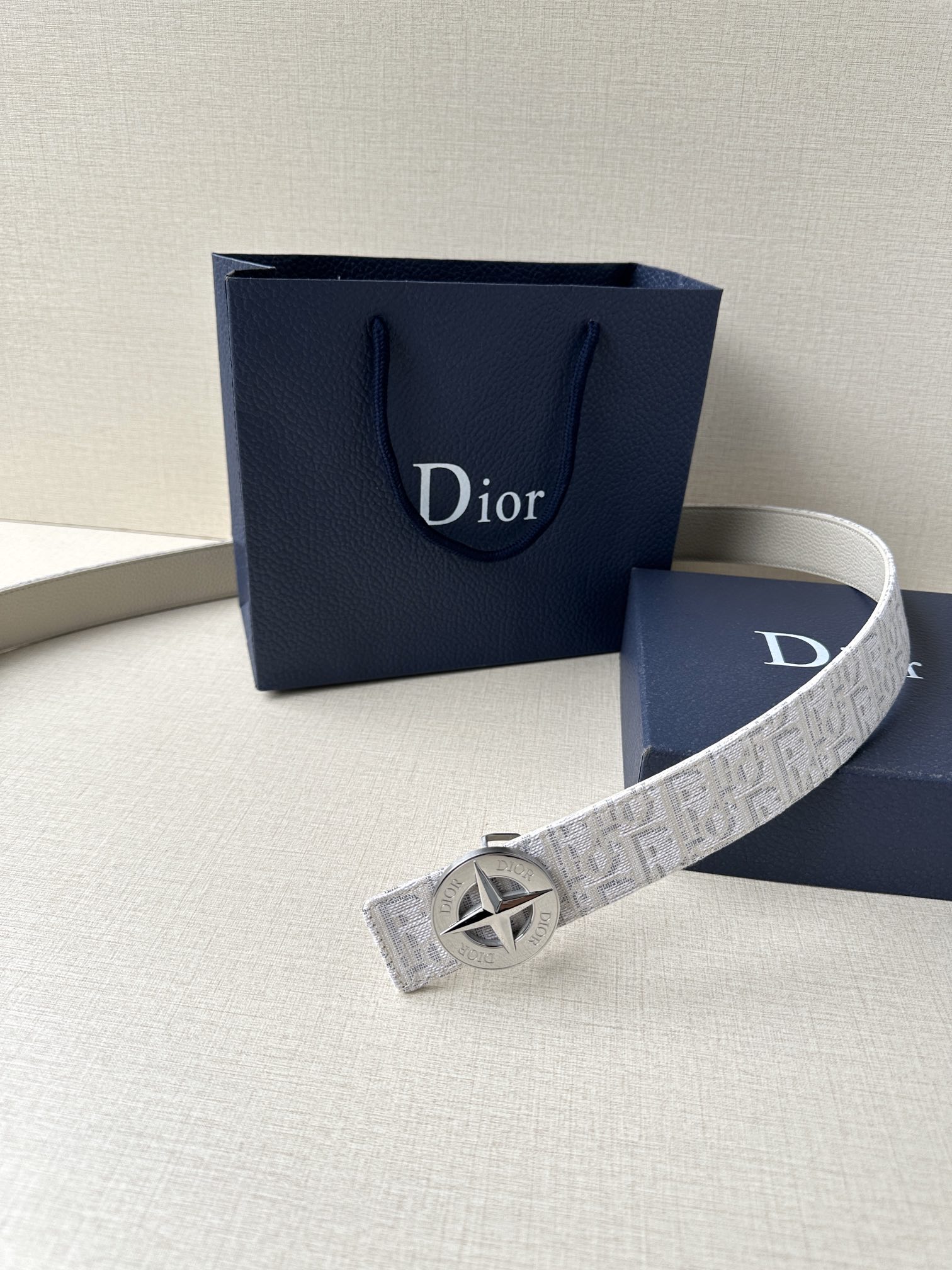 Dior 一比一 男款 Oblique老花帆布皮帶 黑色星盤扣 經典潮流款| 8 Dior 一比一 男款 Oblique老花帆布皮帶 黑色星盤扣 經典潮流款