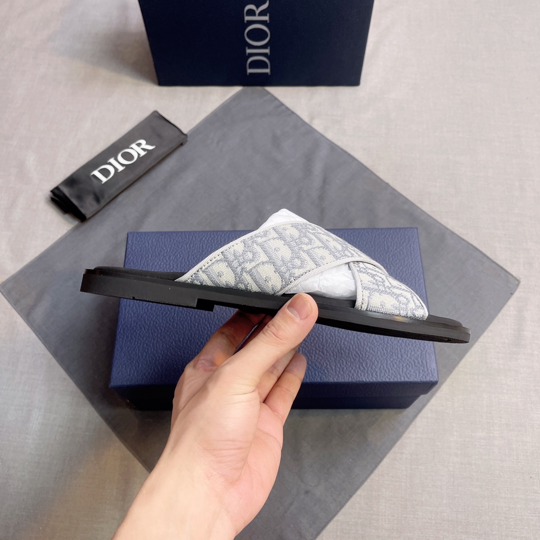 Dior 原單 男款 經典Oblique拖鞋 交叉鞋面設計| 11 Dior 原單 男款 經典Oblique拖鞋 交叉鞋面設計
