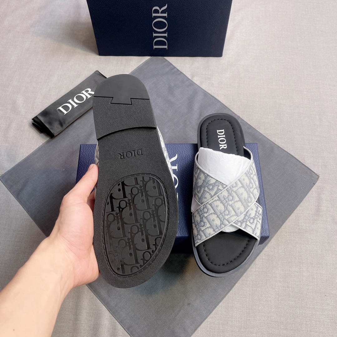 Dior 原單 男款 經典Oblique拖鞋 交叉鞋面設計| 8 Dior 原單 男款 經典Oblique拖鞋 交叉鞋面設計