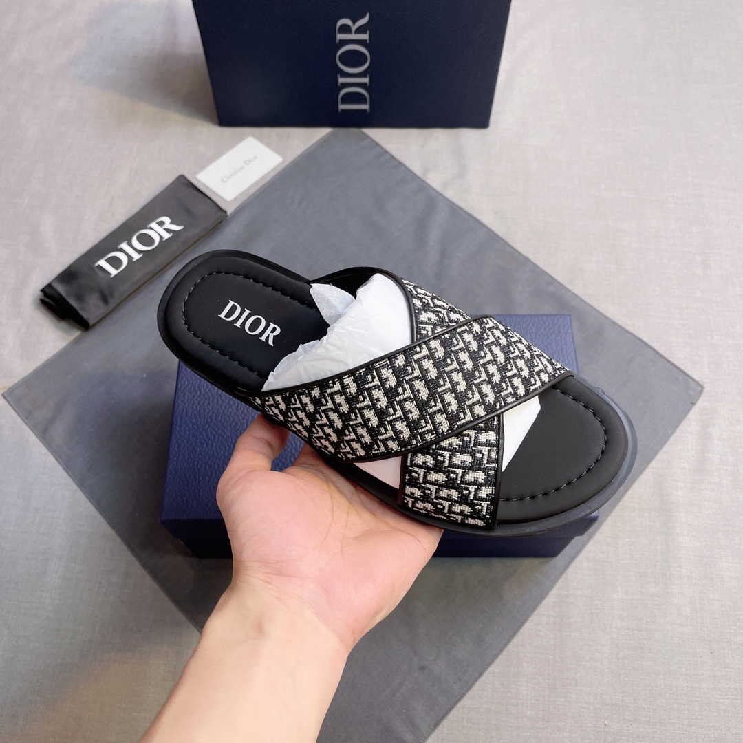 Dior A貨 男款 Oblique老花拖鞋 經典休閒百搭款| 10 Dior A貨 男款 Oblique老花拖鞋 經典休閒百搭款
