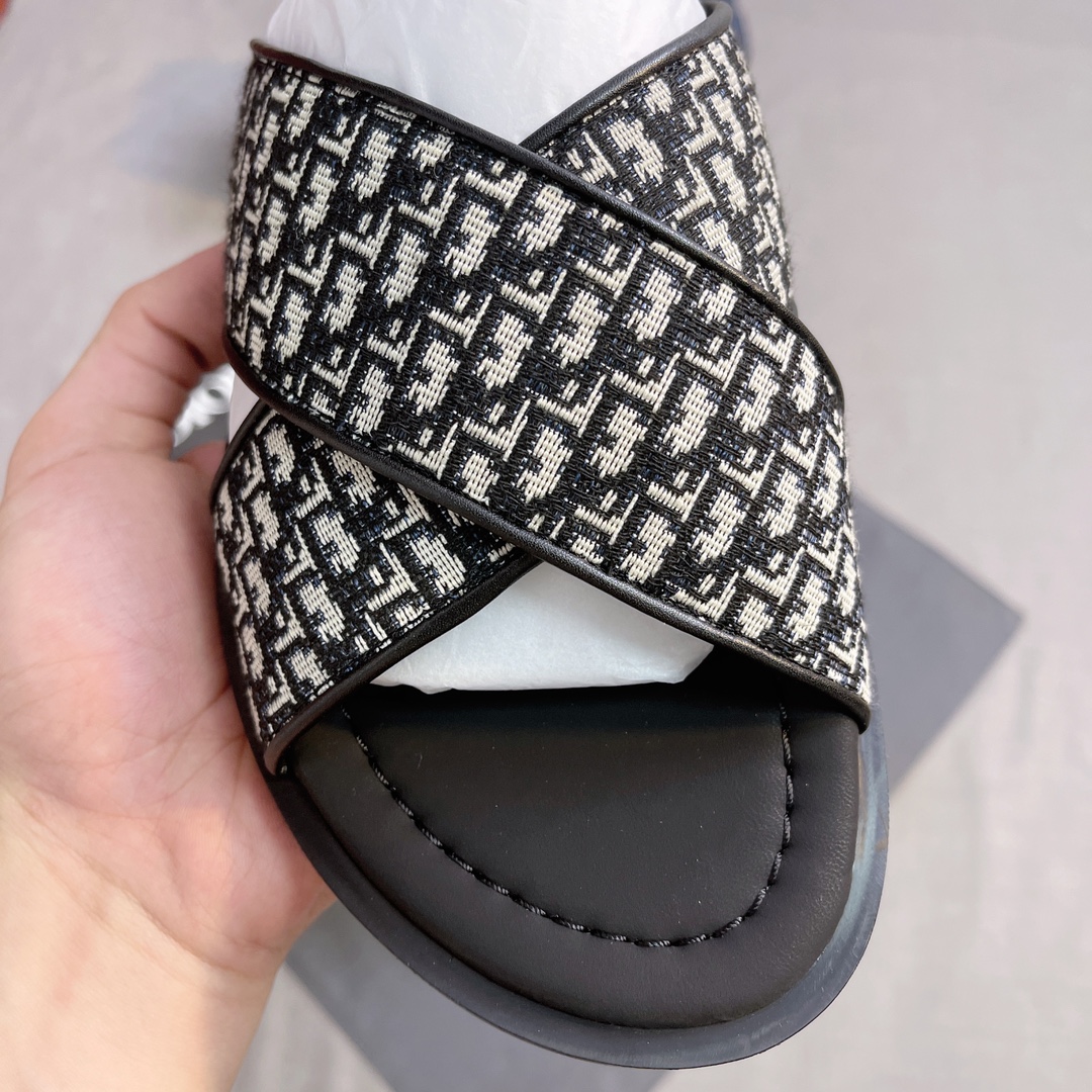 Dior A貨 男款 Oblique老花拖鞋 經典休閒百搭款| 9 Dior A貨 男款 Oblique老花拖鞋 經典休閒百搭款