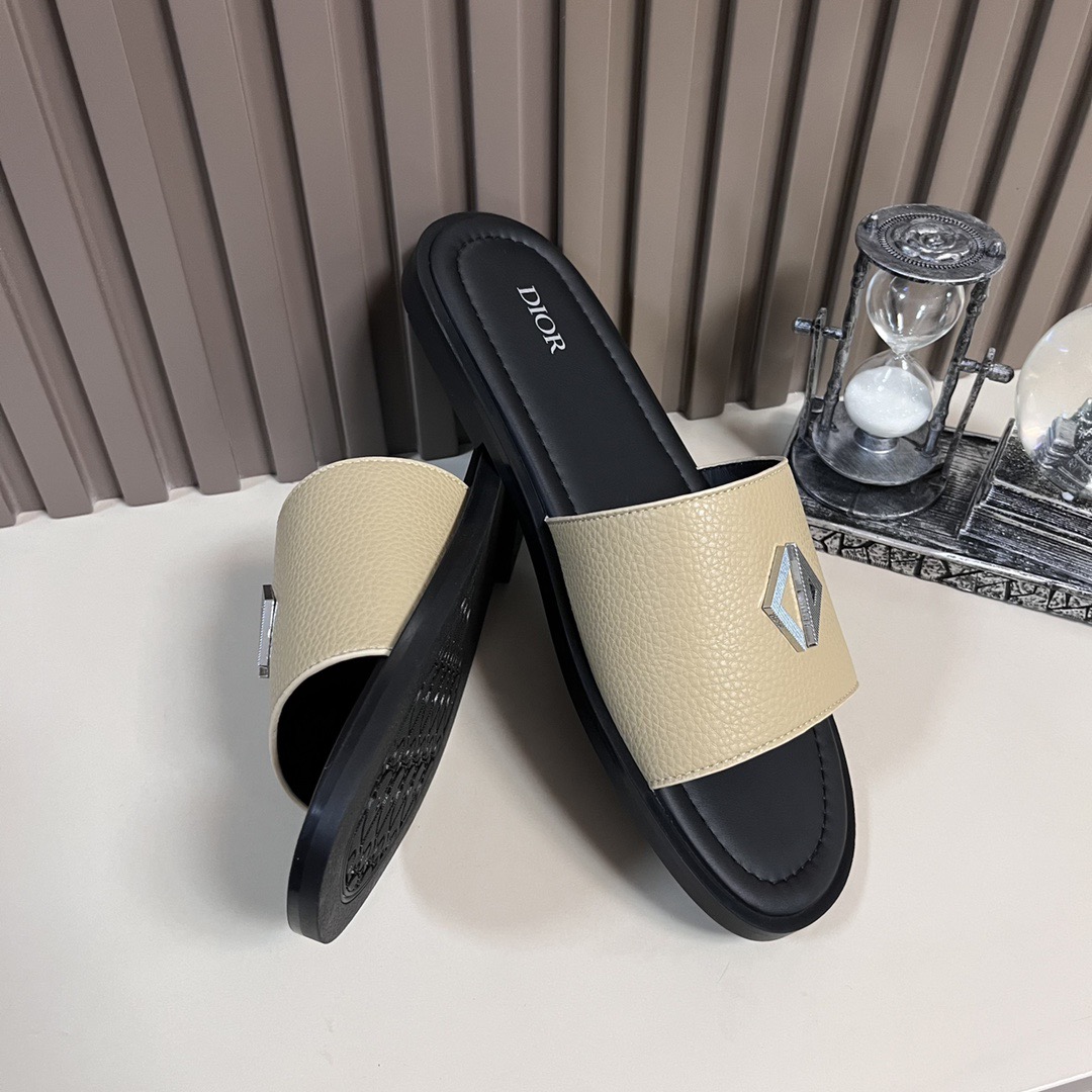 Dior 高仿 男款 真皮Logo拖鞋 夏季時尚款| 12 Dior 高仿 男款 真皮Logo拖鞋 夏季時尚款