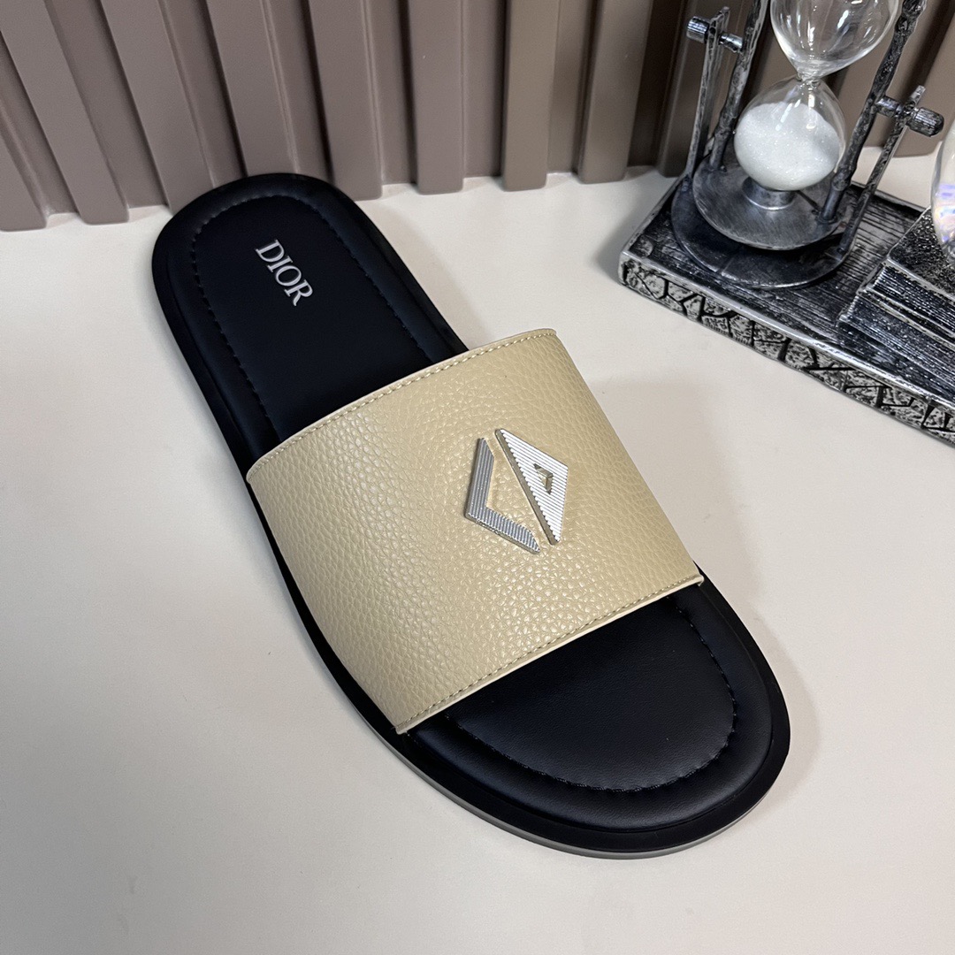 Dior 高仿 男款 真皮Logo拖鞋 夏季時尚款| 10 Dior 高仿 男款 真皮Logo拖鞋 夏季時尚款