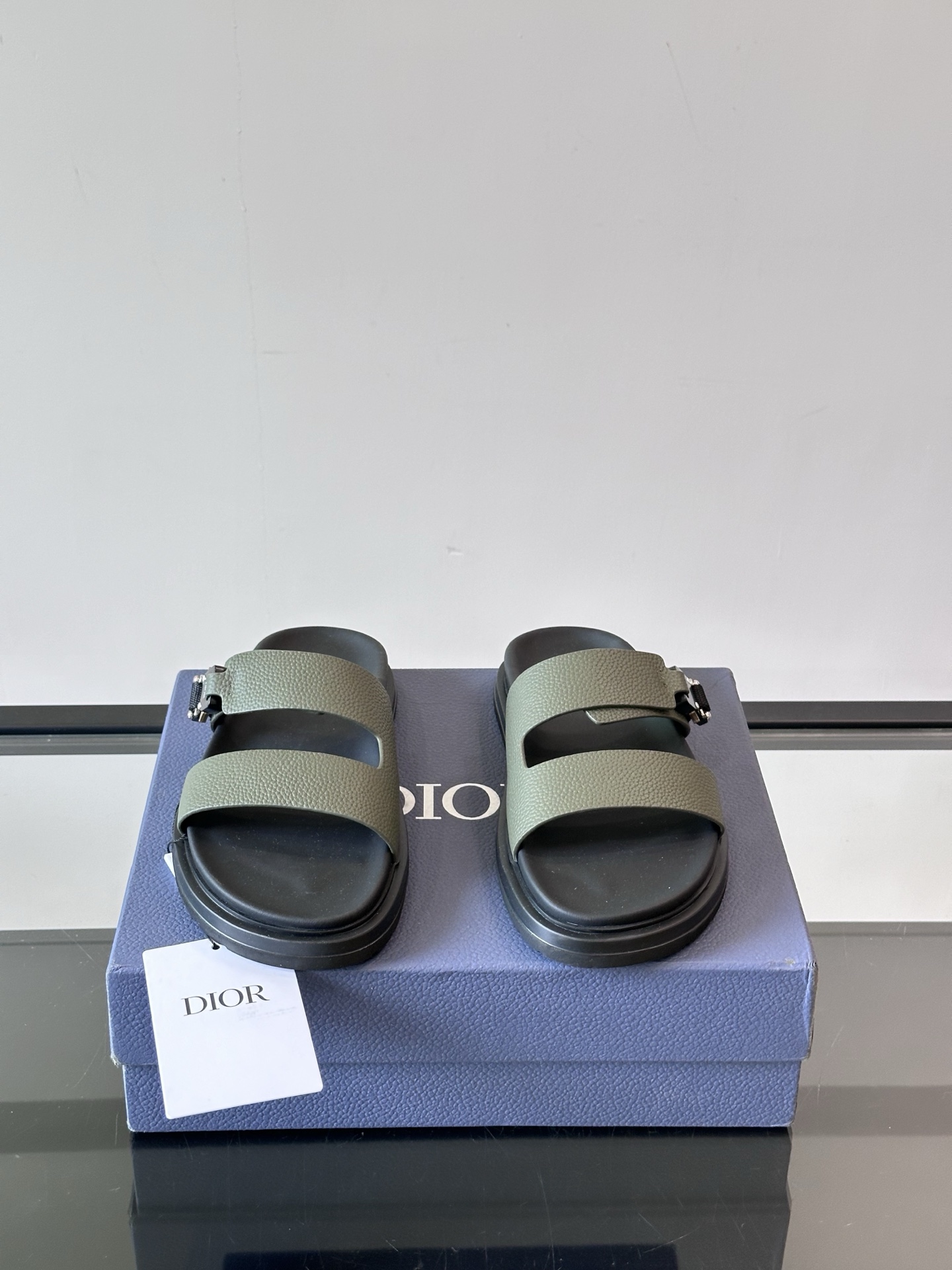 DIOR 高仿 男款雙帶皮革涼拖鞋 軍綠色潮流拖鞋| 14 DIOR 高仿 男款雙帶皮革涼拖鞋 軍綠色潮流拖鞋