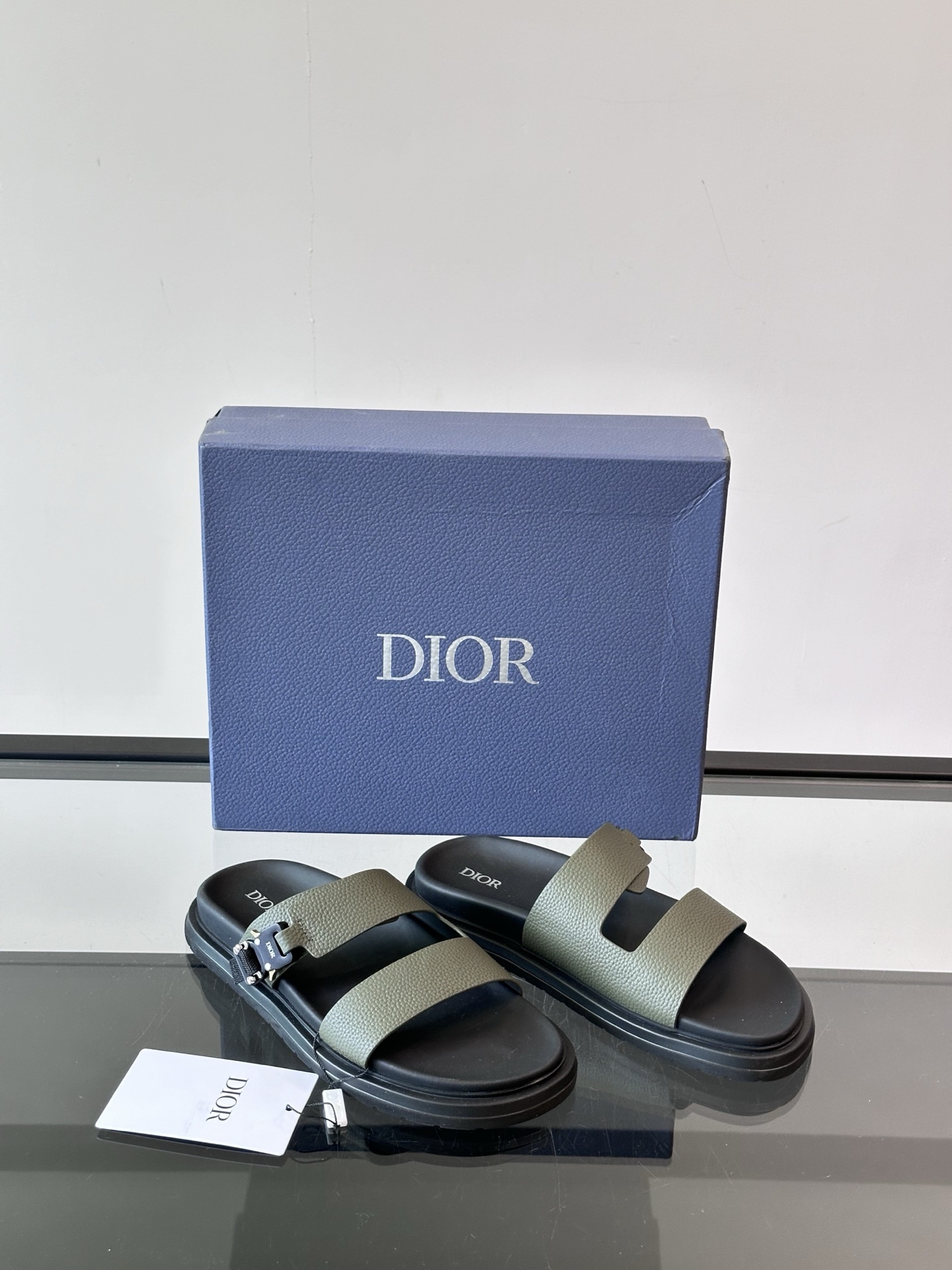 DIOR 高仿 男款雙帶皮革涼拖鞋 軍綠色潮流拖鞋| 11 DIOR 高仿 男款雙帶皮革涼拖鞋 軍綠色潮流拖鞋