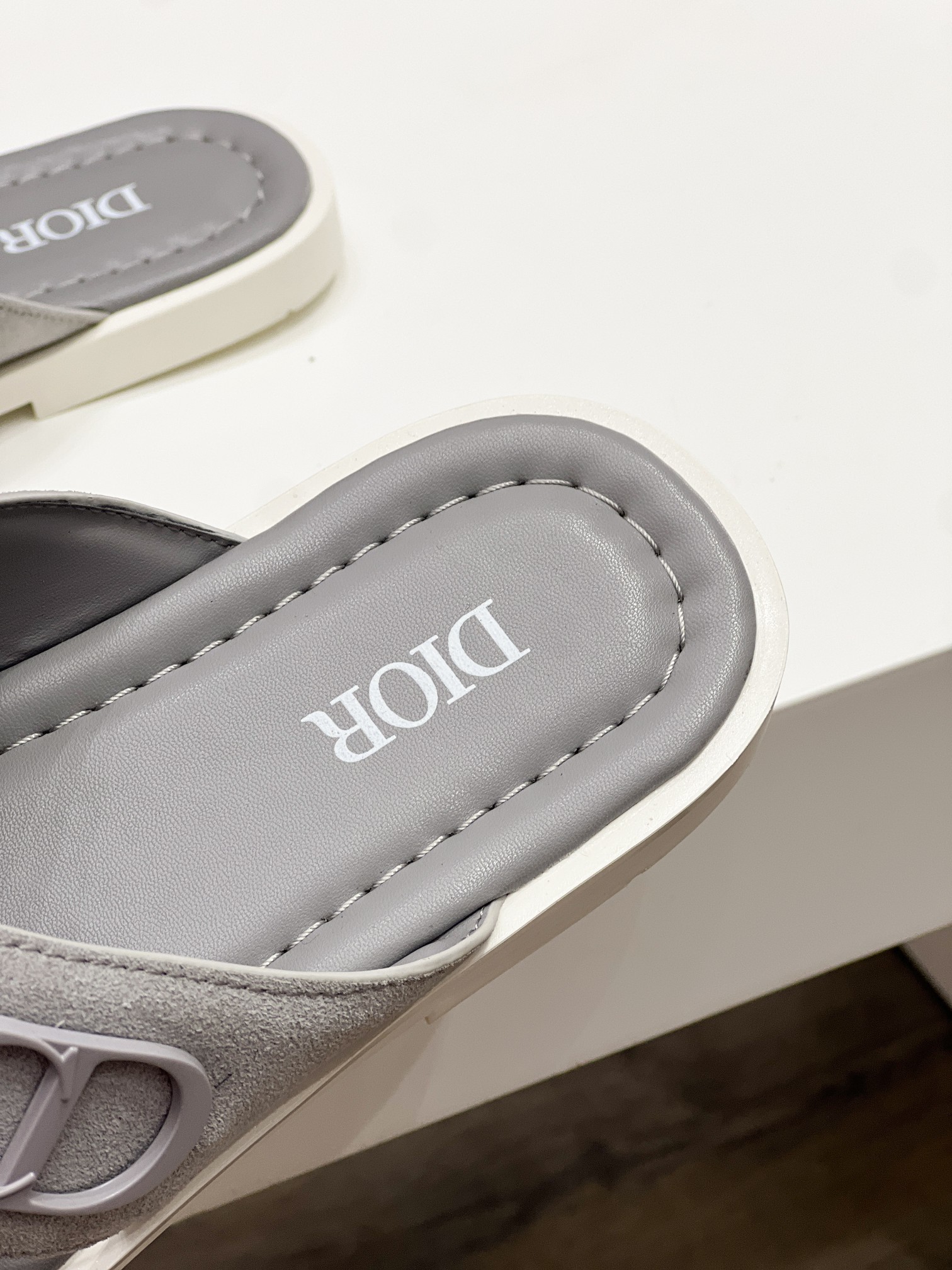 DIOR 高仿 男款CD交叉帶拖鞋 灰色優雅涼拖| 11 DIOR 高仿 男款CD交叉帶拖鞋 灰色優雅涼拖