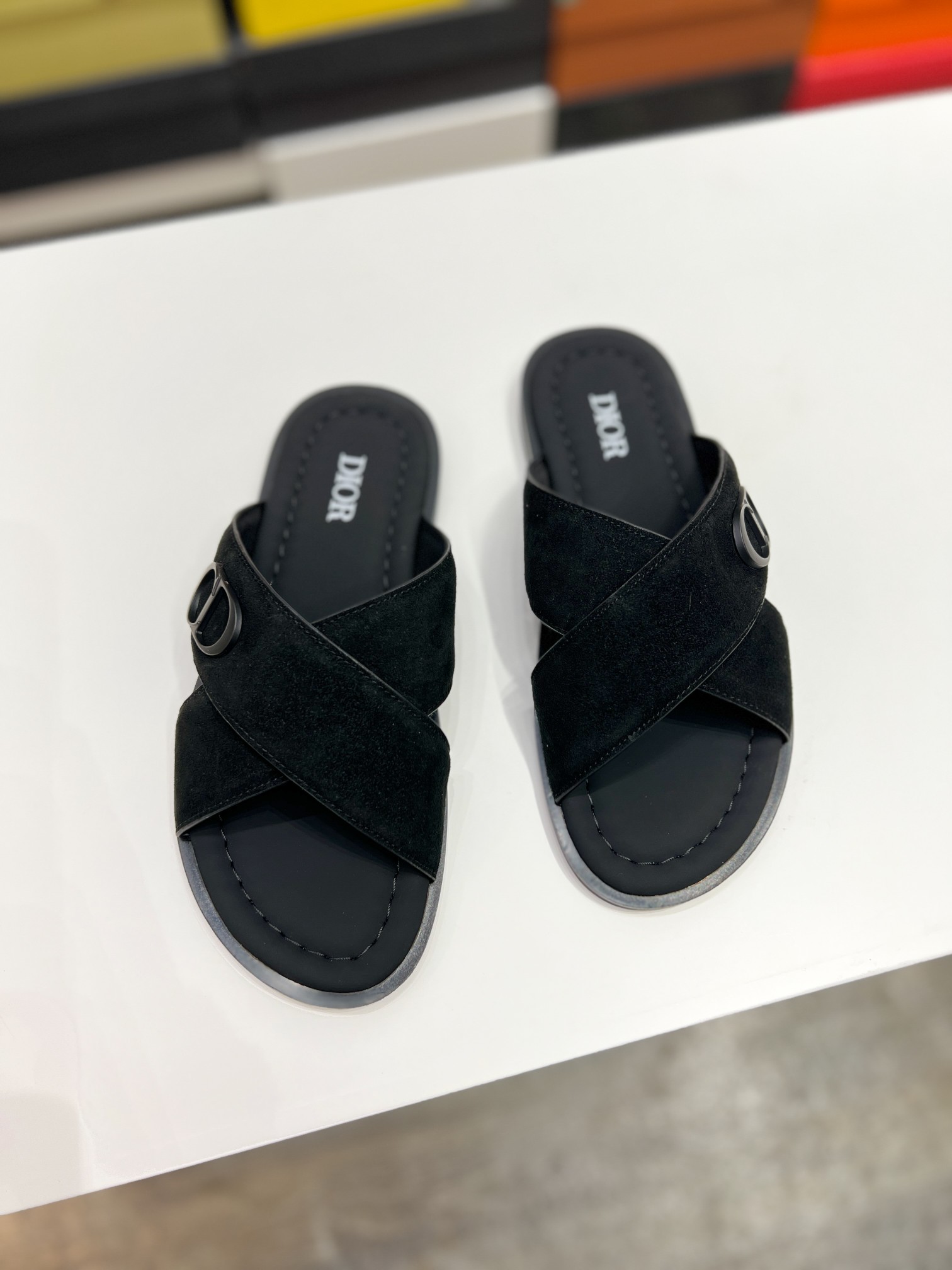 DIOR 一比一 男款CD交叉拖鞋 黑色麂皮涼拖 潮流百搭款| 11 DIOR 一比一 男款CD交叉拖鞋 黑色麂皮涼拖 潮流百搭款