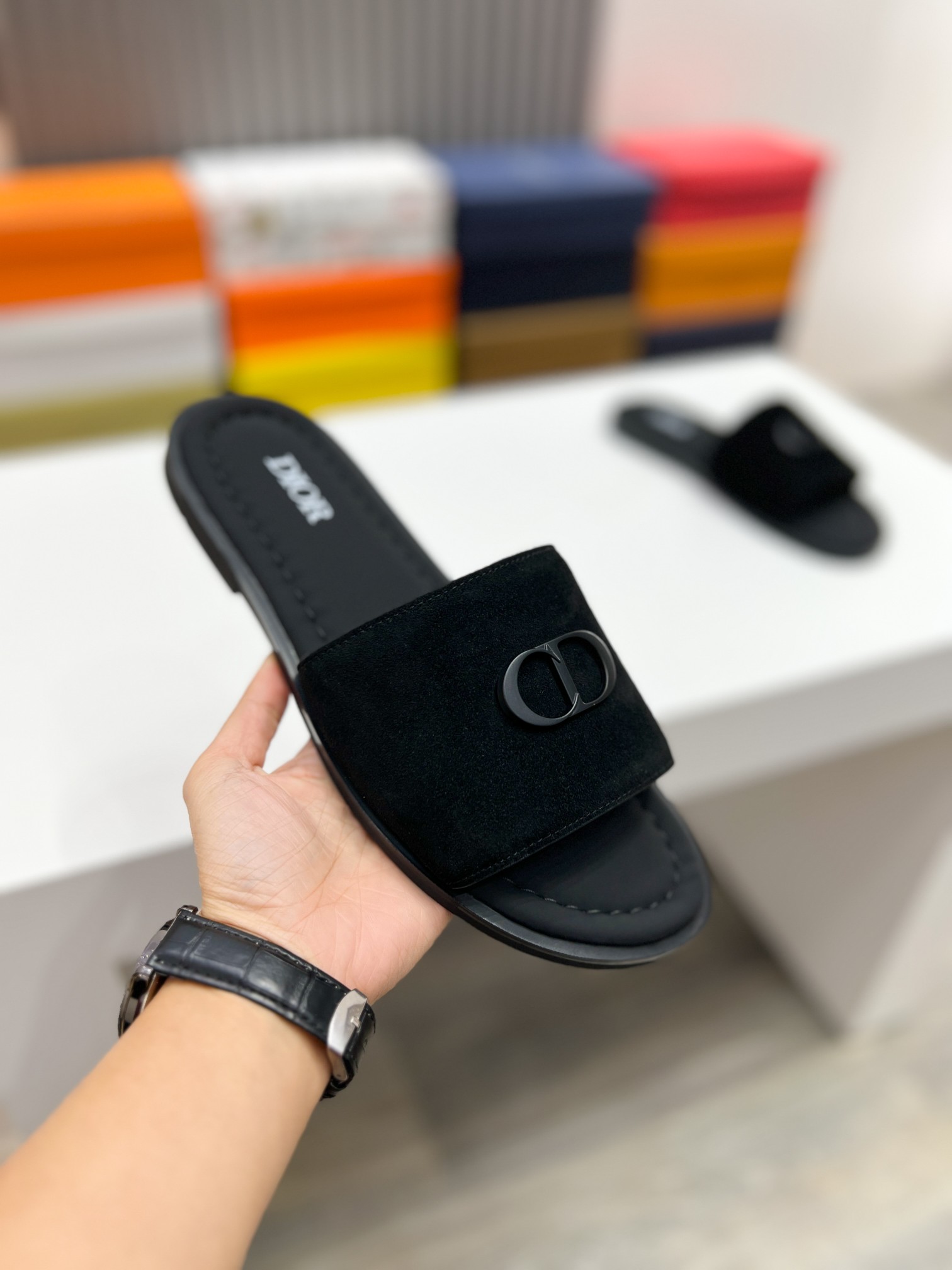 DIOR 一比一 男款CD麂皮拖鞋 黑色時尚拖鞋 夏季休閒款| 10 DIOR 一比一 男款CD麂皮拖鞋 黑色時尚拖鞋 夏季休閒款