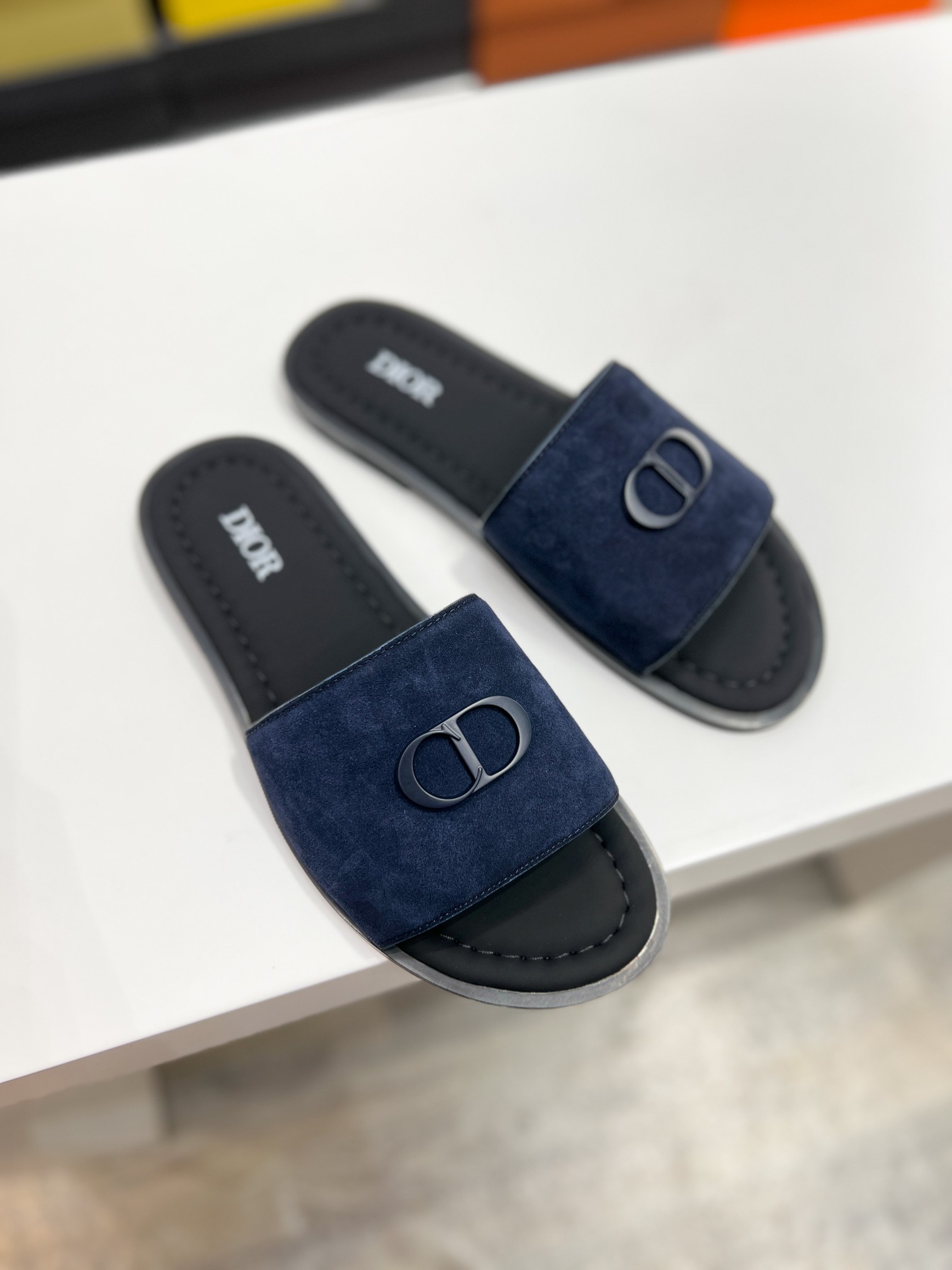 DIOR 原單 男款CD麂皮拖鞋 深藍休閒拖鞋 百搭潮流款| 8 DIOR 原單 男款CD麂皮拖鞋 深藍休閒拖鞋 百搭潮流款