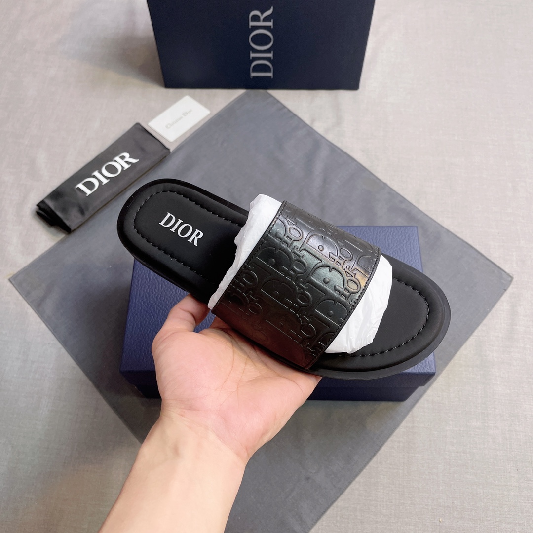 DIOR A貨 男款CD壓紋拖鞋 黑色休閒拖鞋| 10 DIOR A貨 男款CD壓紋拖鞋 黑色休閒拖鞋