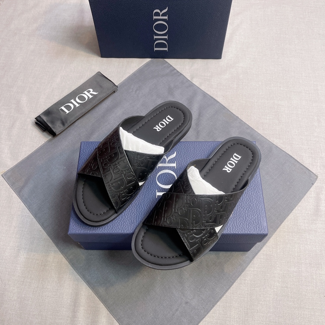 DIOR 高仿 男款CD交叉壓紋拖鞋 黑色休閒涼拖| 13 DIOR 高仿 男款CD交叉壓紋拖鞋 黑色休閒涼拖
