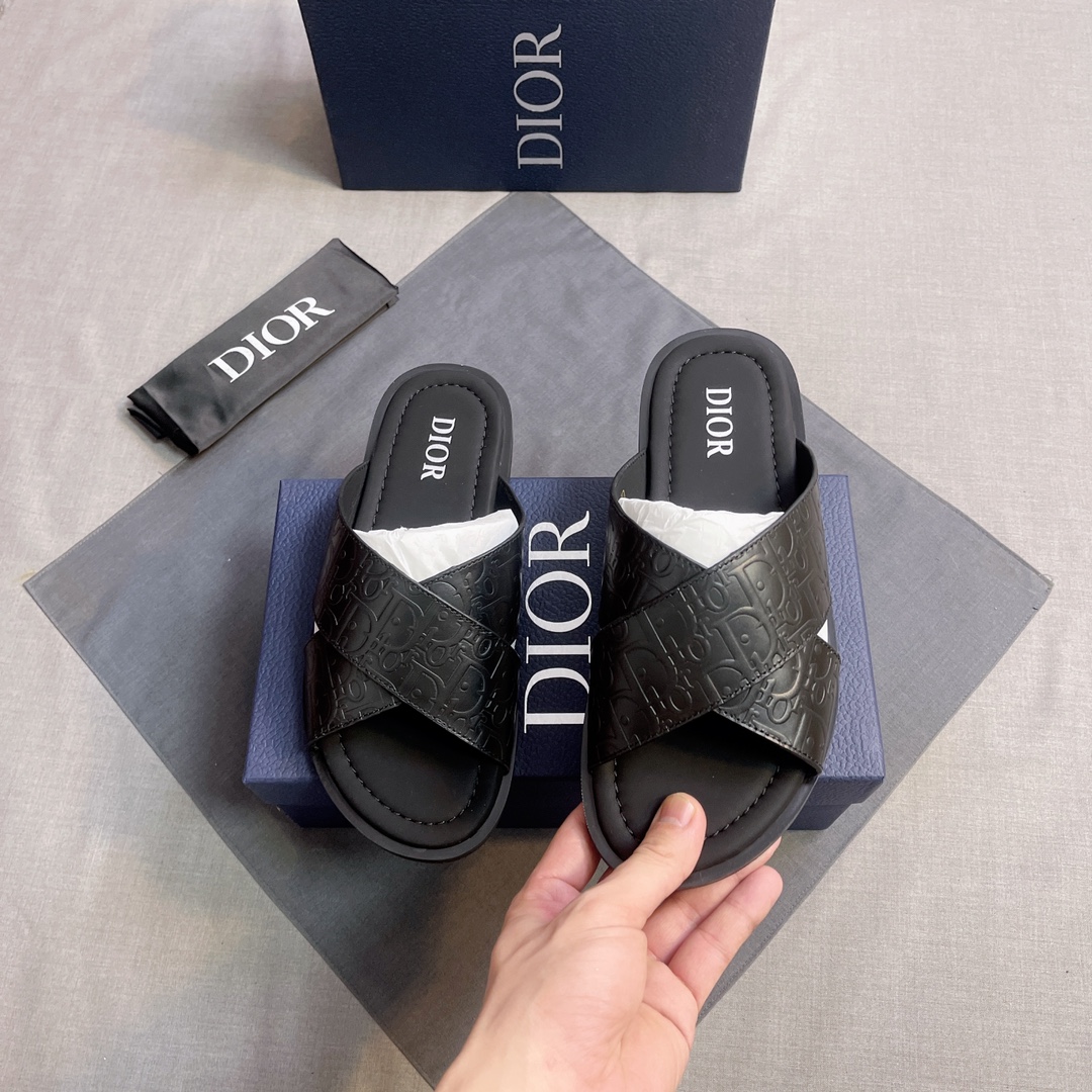 DIOR 高仿 男款CD交叉壓紋拖鞋 黑色休閒涼拖| 12 DIOR 高仿 男款CD交叉壓紋拖鞋 黑色休閒涼拖