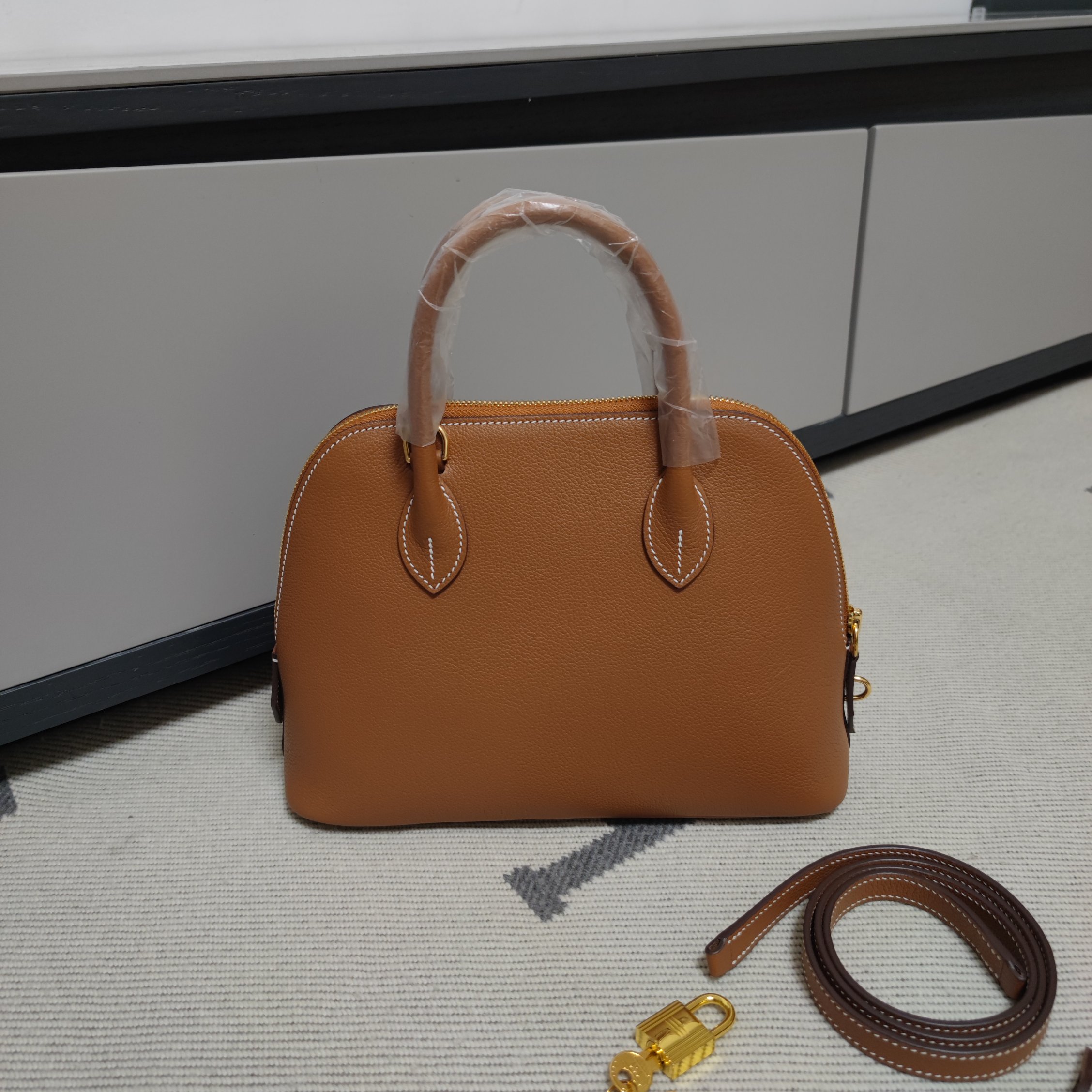 Hermes 高仿 女款 Bolide 手提包 焦糖棕經典百搭款| 14 Hermes 高仿 女款 Bolide 手提包 焦糖棕經典百搭款