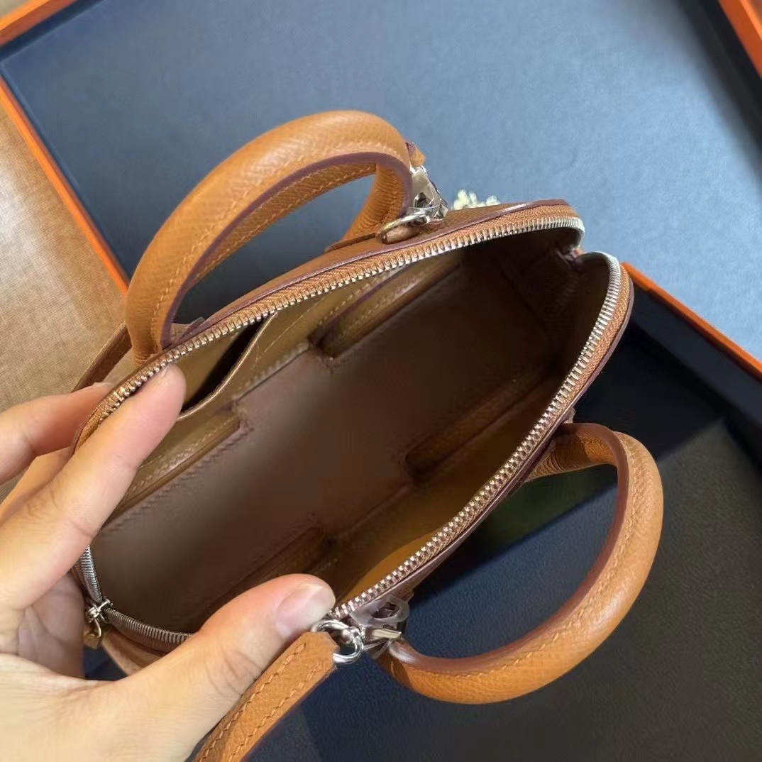 Hermes A貨 女款 小汽車造型手提包 黑色潮流款| 8 Hermes A貨 女款 小汽車造型手提包 黑色潮流款