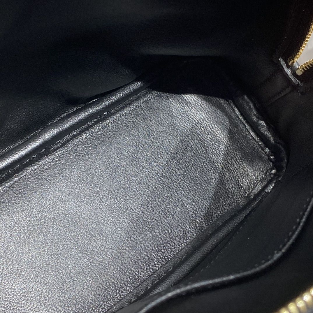 Hermes 高仿 女款 Bolide 手提包 深藍經典輕奢款| 7 Hermes 高仿 女款 Bolide 手提包 深藍經典輕奢款
