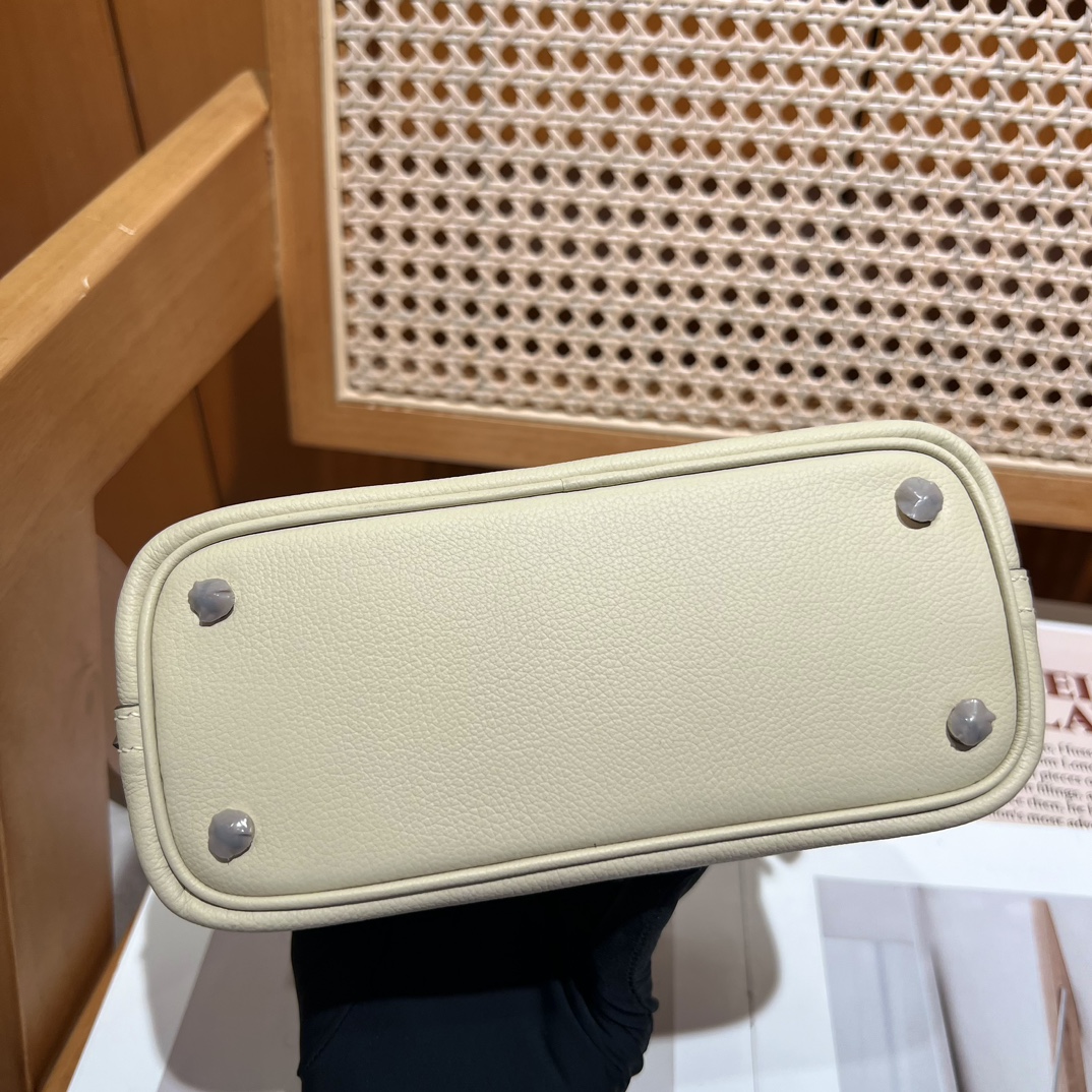 Hermes 原單 女款 Bolide 手提包 奶油白簡約款| 9 Hermes 原單 女款 Bolide 手提包 奶油白簡約款
