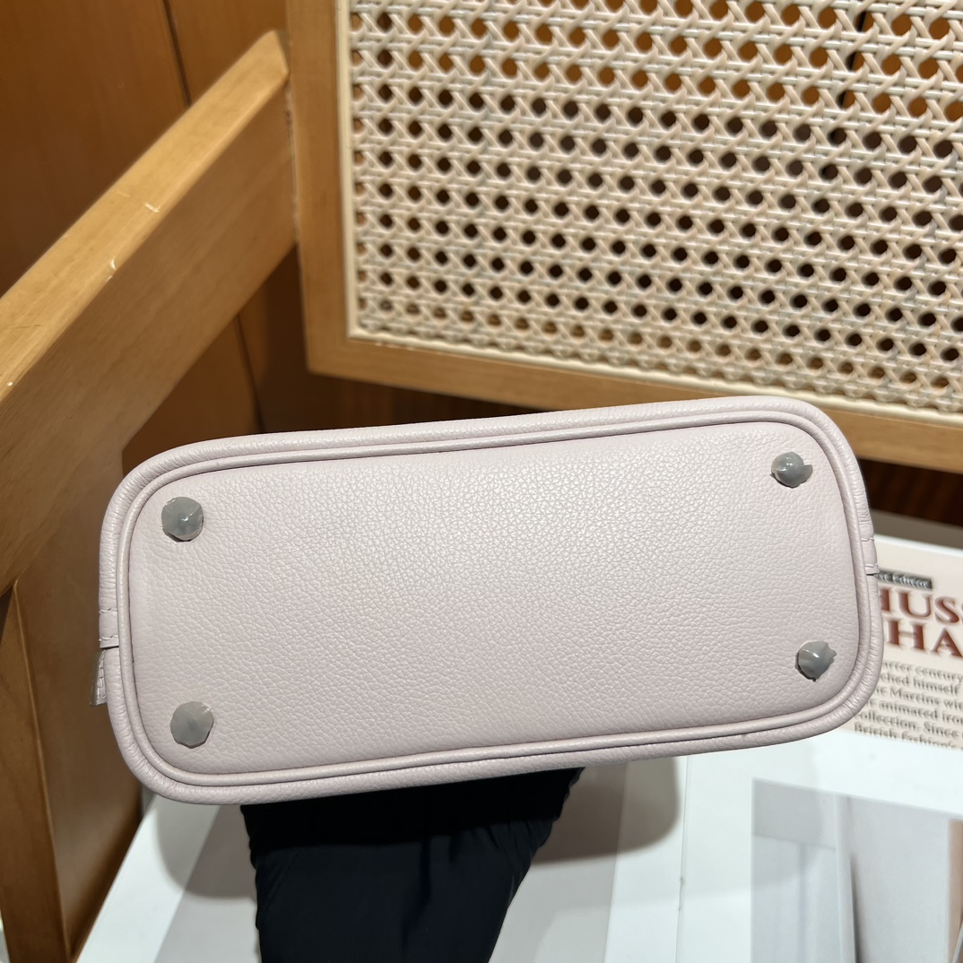 Hermes 高仿 女款 Bolide 手提包 櫻花粉氣質款| 10 Hermes 高仿 女款 Bolide 手提包 櫻花粉氣質款