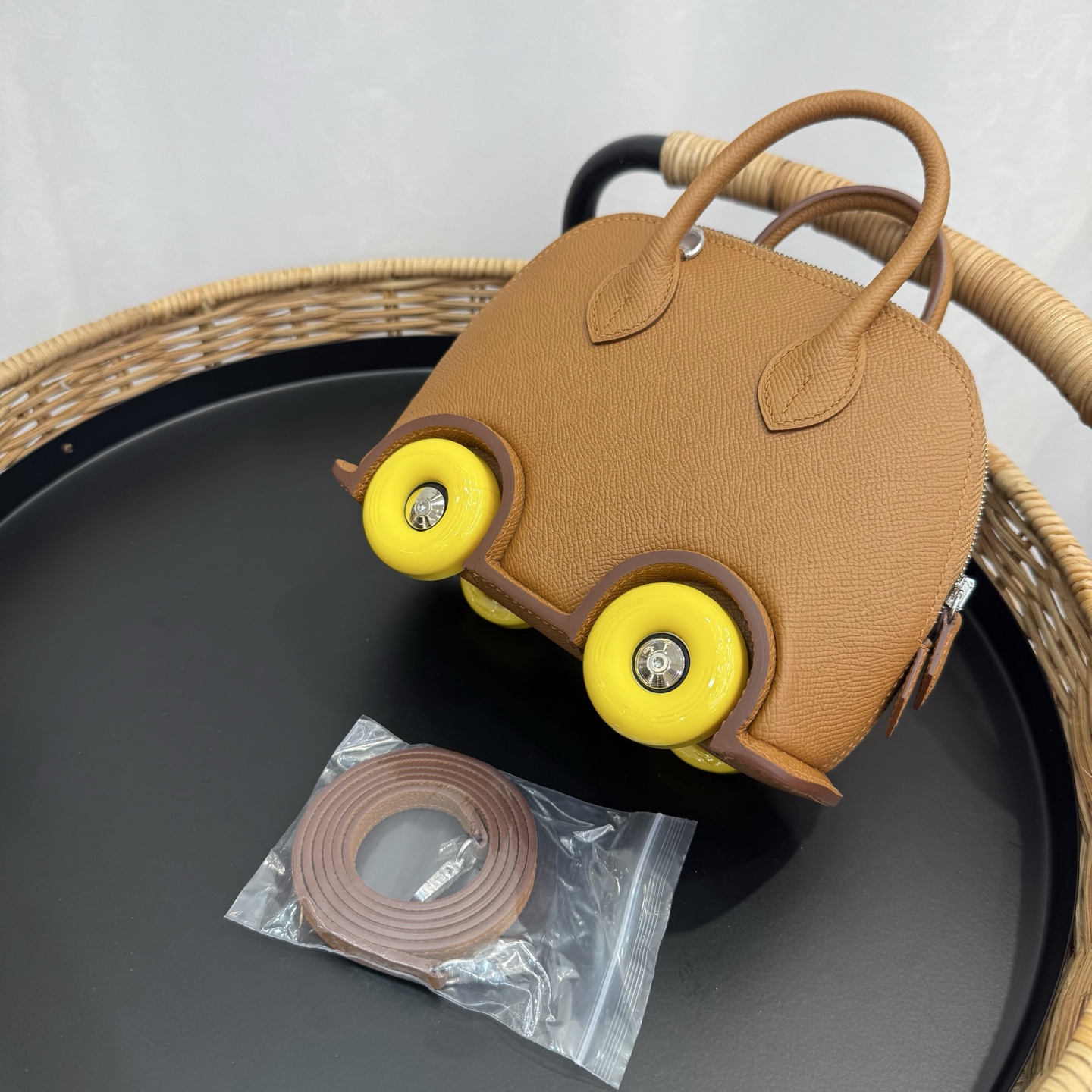 Hermes 高仿 女款 Mini Bolide 小車包 焦糖棕可愛設計款| 9 Hermes 高仿 女款 Mini Bolide 小車包 焦糖棕可愛設計款