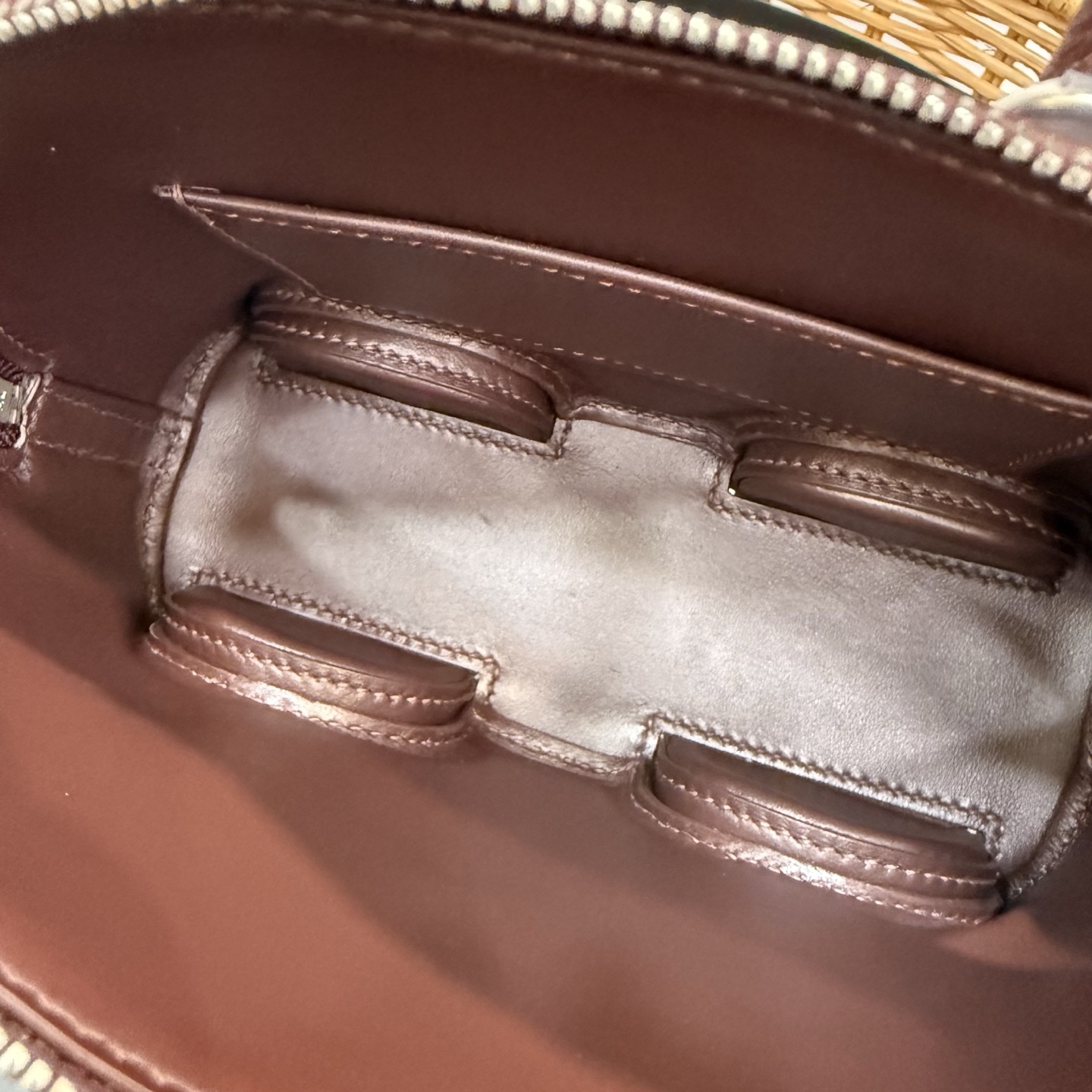 Hermes 原單 女款 Mini Bolide 小車包 酒紅粉輪設計款| 8 Hermes 原單 女款 Mini Bolide 小車包 酒紅粉輪設計款