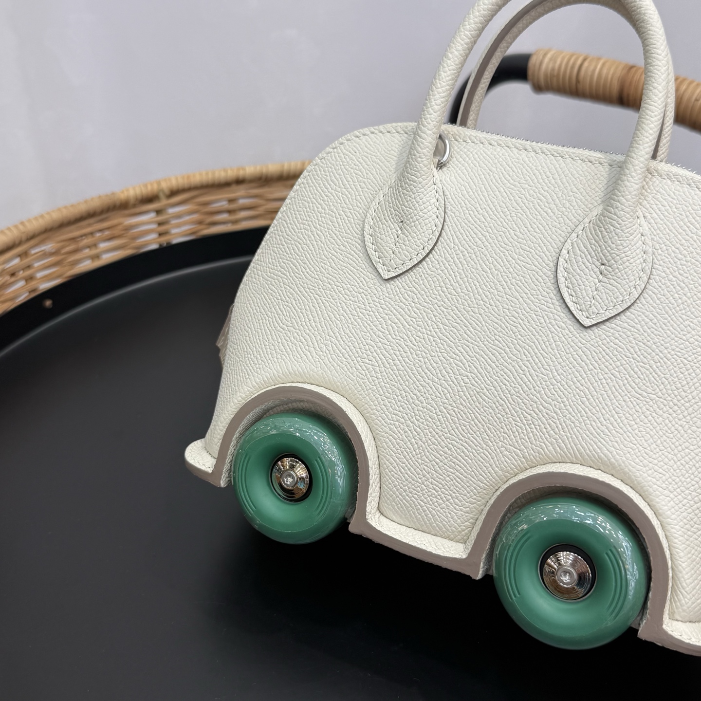 Hermes 高仿 女款 Mini Bolide 小車包 奶油白綠輪設計款| 11 Hermes 高仿 女款 Mini Bolide 小車包 奶油白綠輪設計款