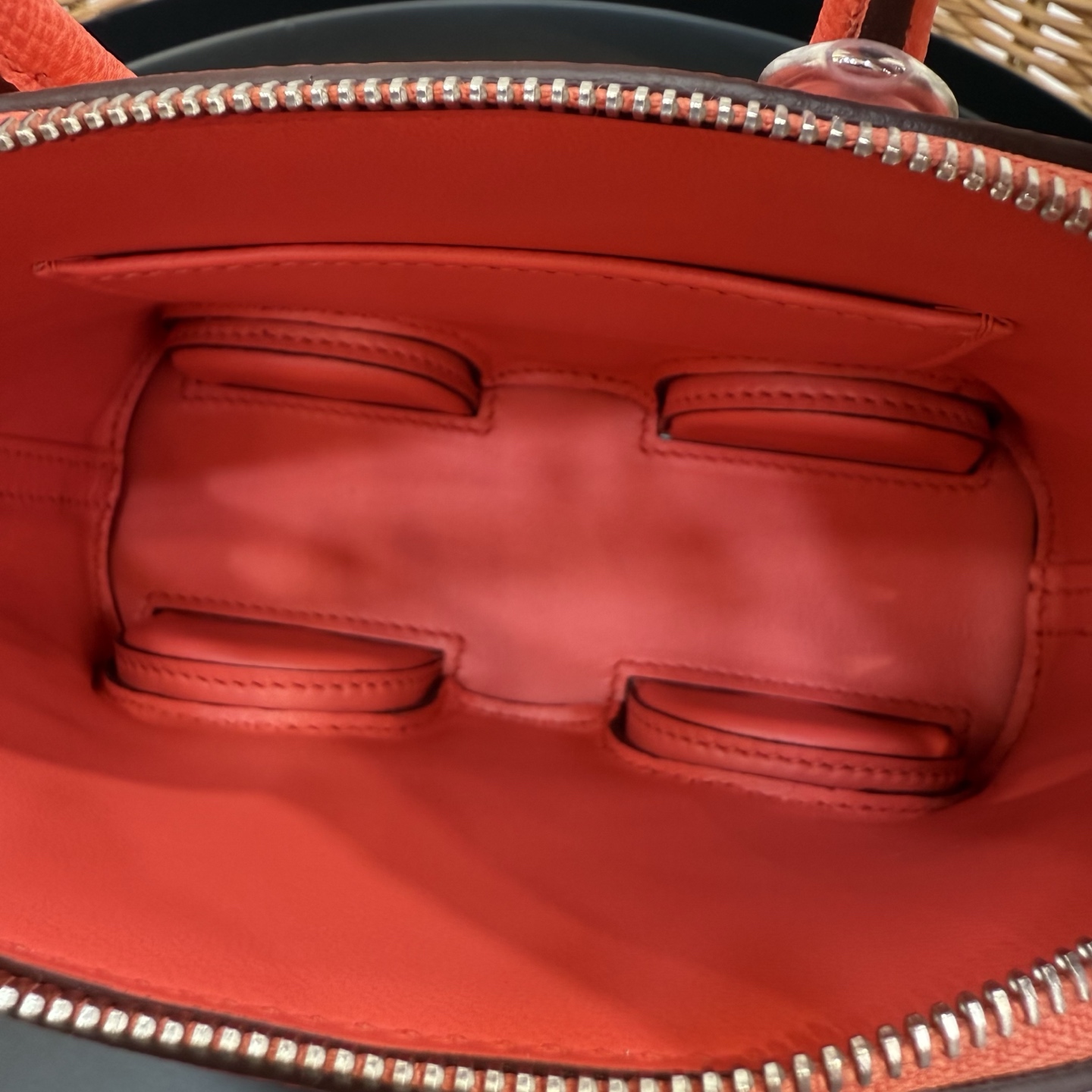 Hermes 高仿 女款 Mini Bolide 小車包 珊瑚紅潮流款| 8 Hermes 高仿 女款 Mini Bolide 小車包 珊瑚紅潮流款