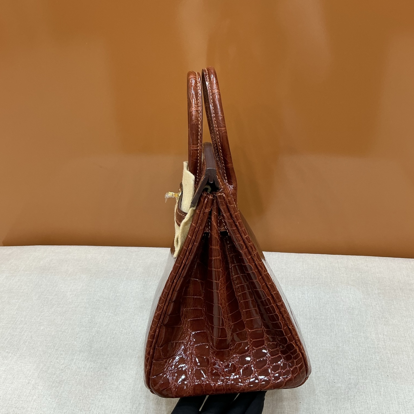 Hermes 高仿 女款 Birkin 鱷魚紋手提包 焦糖棕優雅款| 12 Hermes 高仿 女款 Birkin 鱷魚紋手提包 焦糖棕優雅款