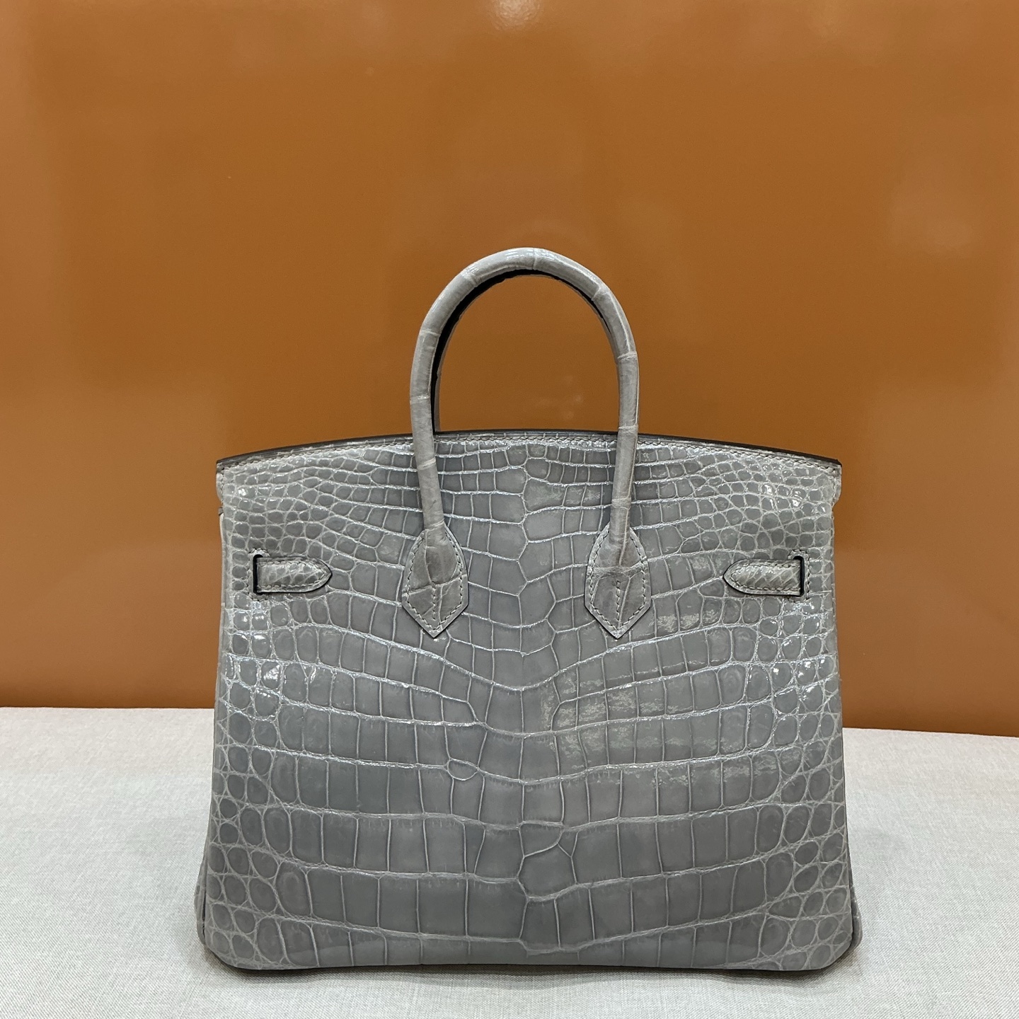 Hermes 高仿 女款 Birkin 鱷魚紋手提包 灰色典雅款| 7 Hermes 高仿 女款 Birkin 鱷魚紋手提包 灰色典雅款