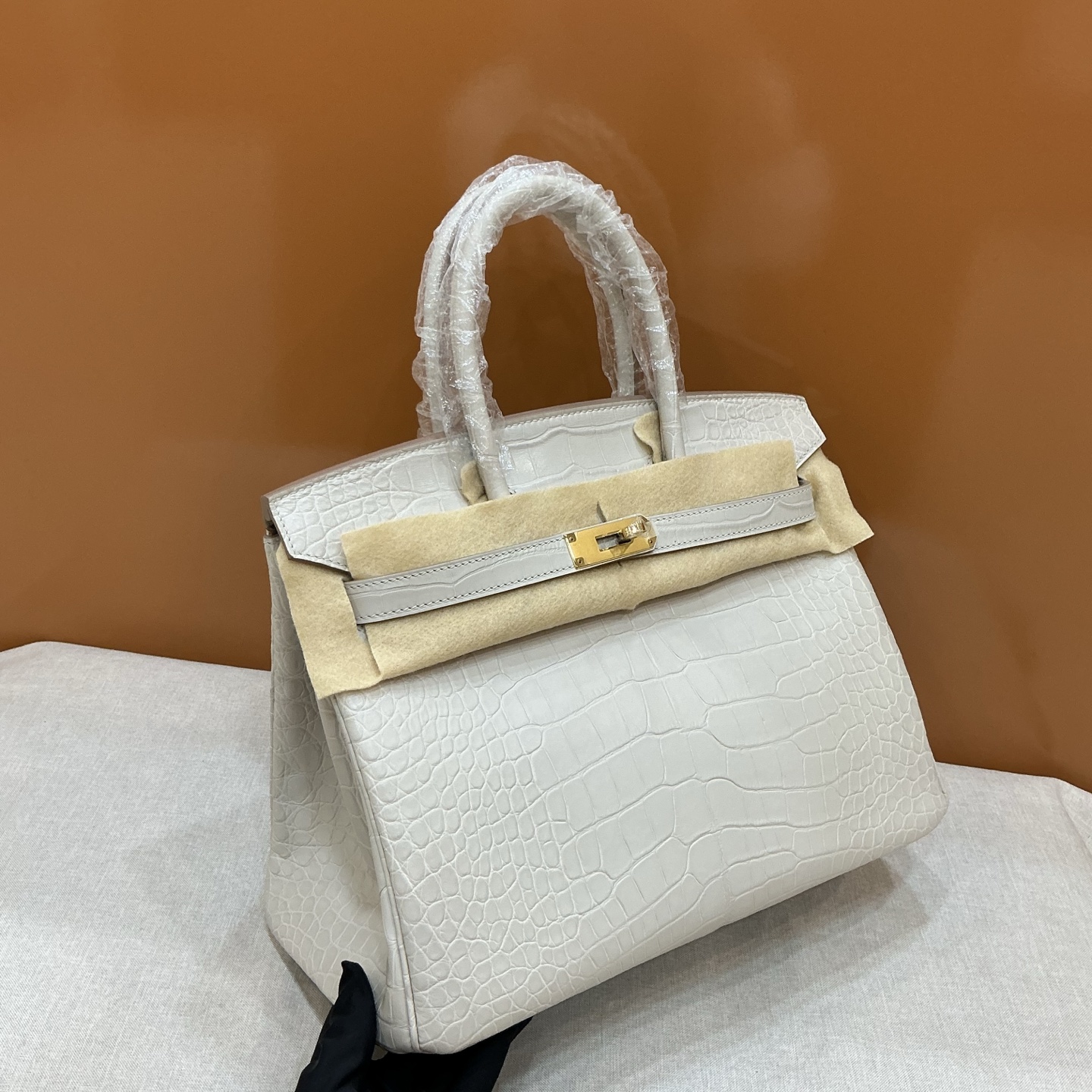 Hermes 高仿 女款 Birkin 鱷魚紋手提包 奶油白經典款| 11 Hermes 高仿 女款 Birkin 鱷魚紋手提包 奶油白經典款