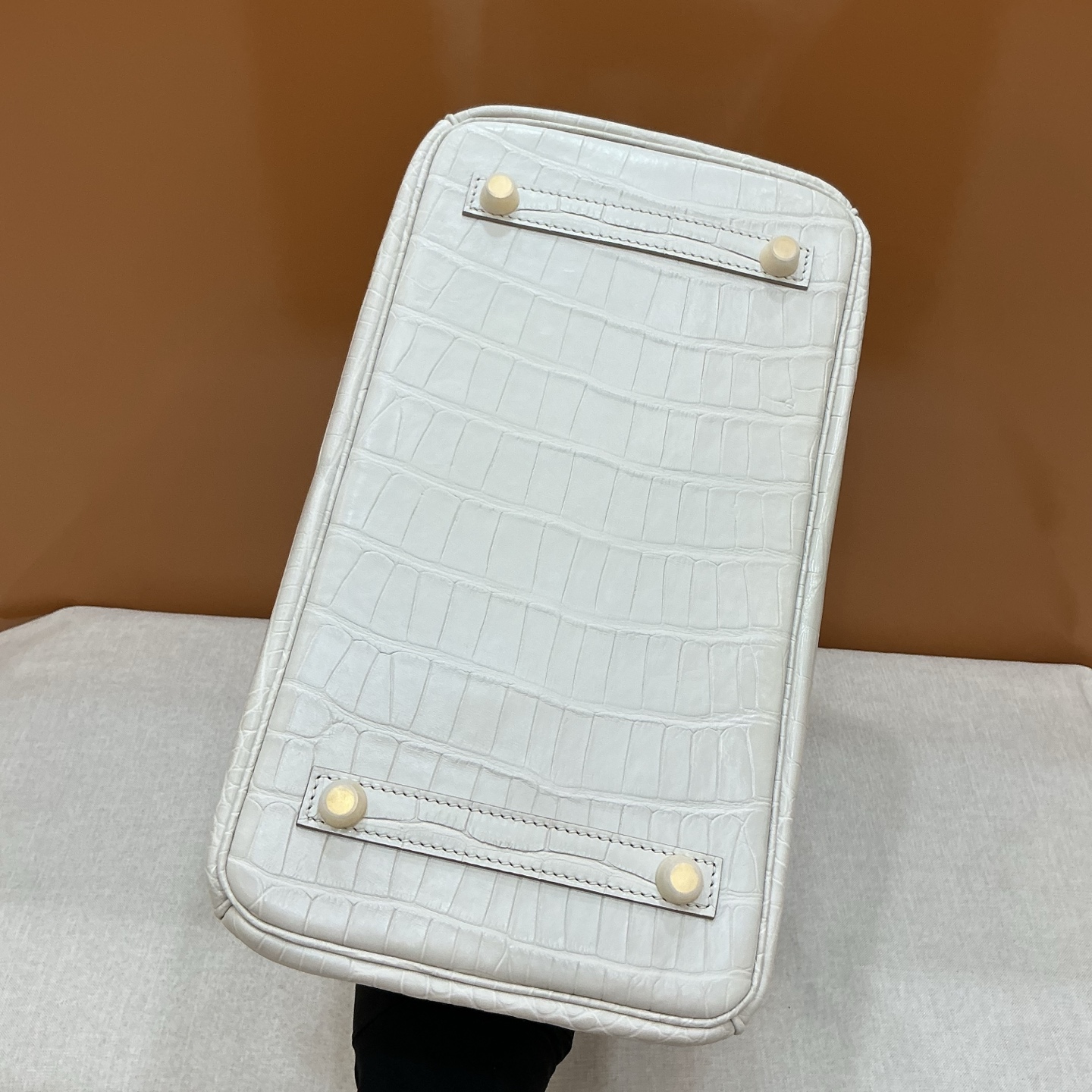 Hermes 高仿 女款 Birkin 鱷魚紋手提包 奶油白經典款| 7 Hermes 高仿 女款 Birkin 鱷魚紋手提包 奶油白經典款