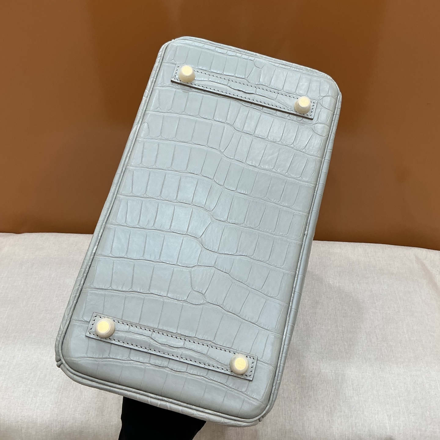 Hermes 高仿 Birkin 鱷魚紋手提包 淺灰高級質感款| 7 Hermes 高仿 Birkin 鱷魚紋手提包 淺灰高級質感款