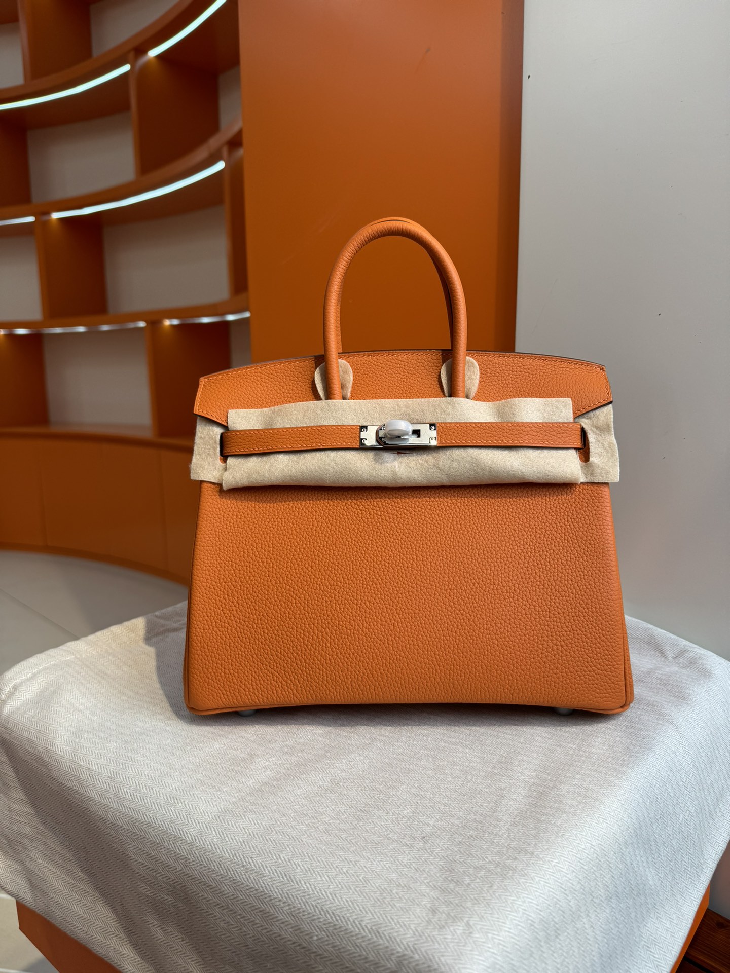 Hermes 一比一 女款 Birkin 手提包 橘色亮眼款 時尚通勤風| 14 Hermes 一比一 女款 Birkin 手提包 橘色亮眼款 時尚通勤風