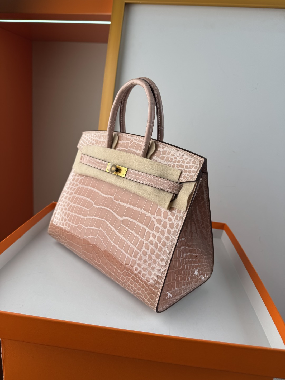 Hermes 一比一 女款 Birkin 亮面鱷魚紋手提包 奢華高光質感款| 12 Hermes 一比一 女款 Birkin 亮面鱷魚紋手提包 奢華高光質感款