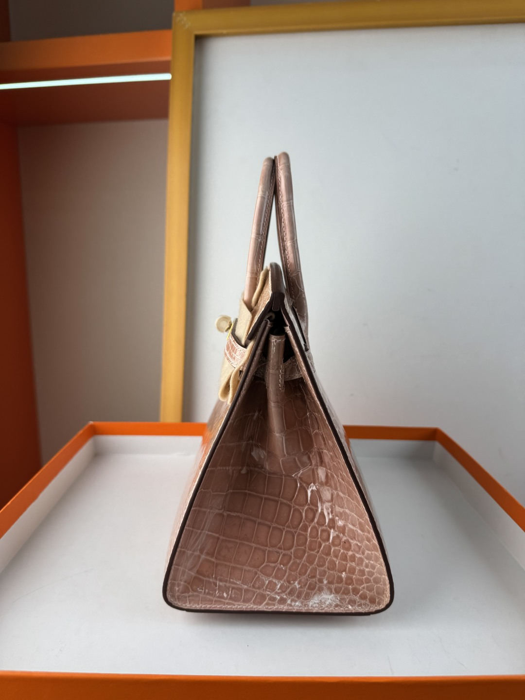 Hermes 一比一 女款 Birkin 亮面鱷魚紋手提包 奢華高光質感款| 11 Hermes 一比一 女款 Birkin 亮面鱷魚紋手提包 奢華高光質感款