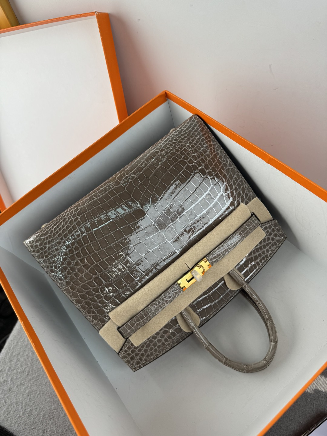 Hermes A貨 女款 Birkin 灰色鱷魚紋手提包 沉穩百搭款| 15 Hermes A貨 女款 Birkin 灰色鱷魚紋手提包 沉穩百搭款