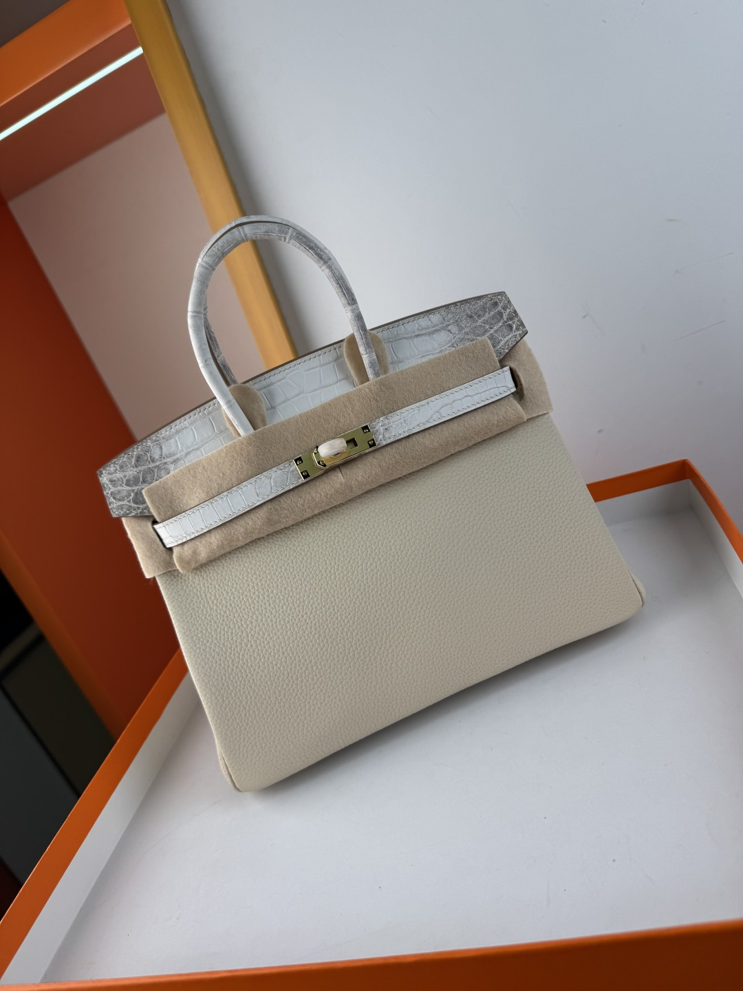 Hermes 高仿 女款 Birkin 奶油白拼色手提包 清新百搭款| 10 Hermes 高仿 女款 Birkin 奶油白拼色手提包 清新百搭款