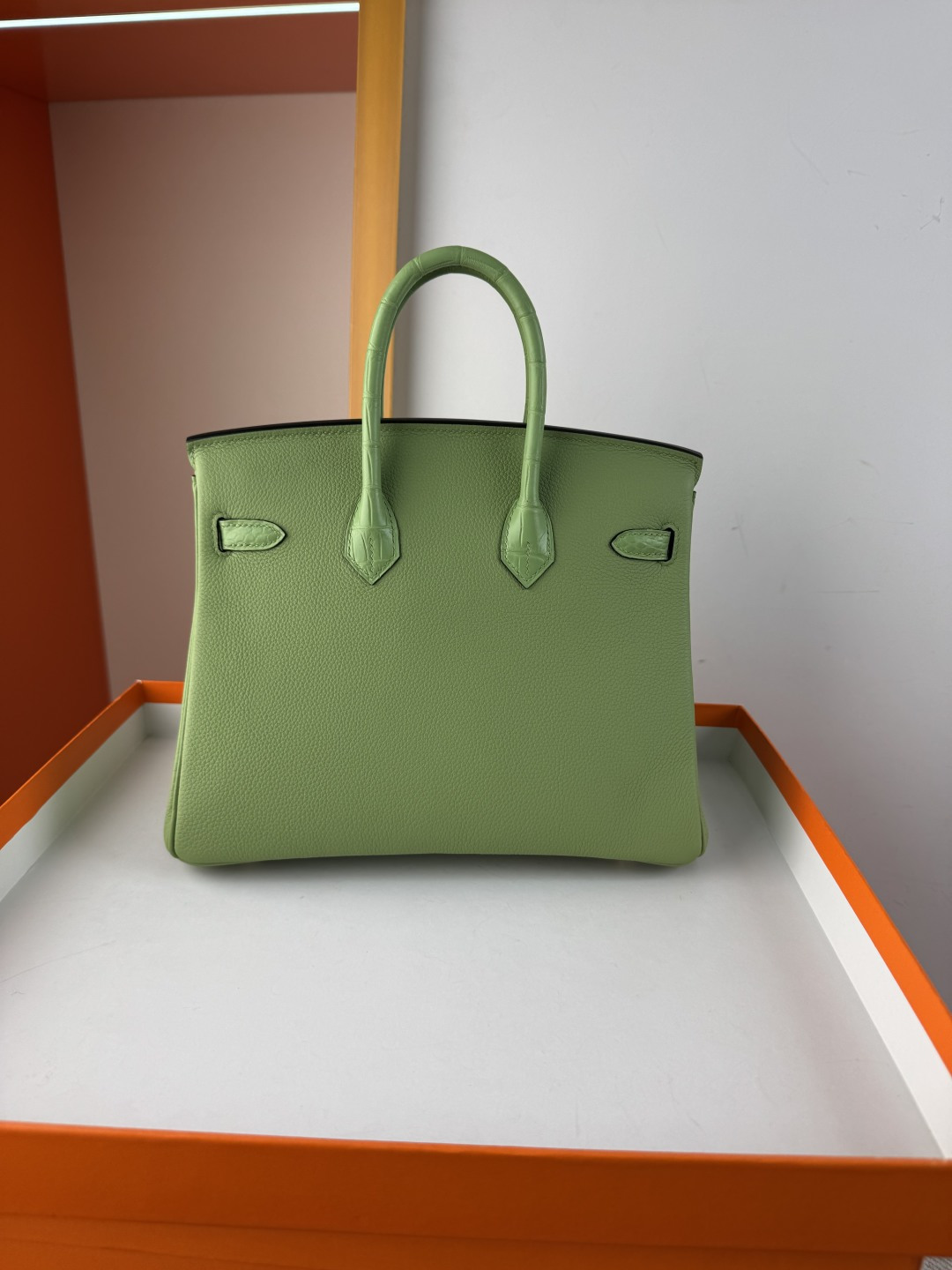 Hermes 高仿 女款 Birkin 青草綠拼鱷魚紋手提包 清新高級風| 14 Hermes 高仿 女款 Birkin 青草綠拼鱷魚紋手提包 清新高級風