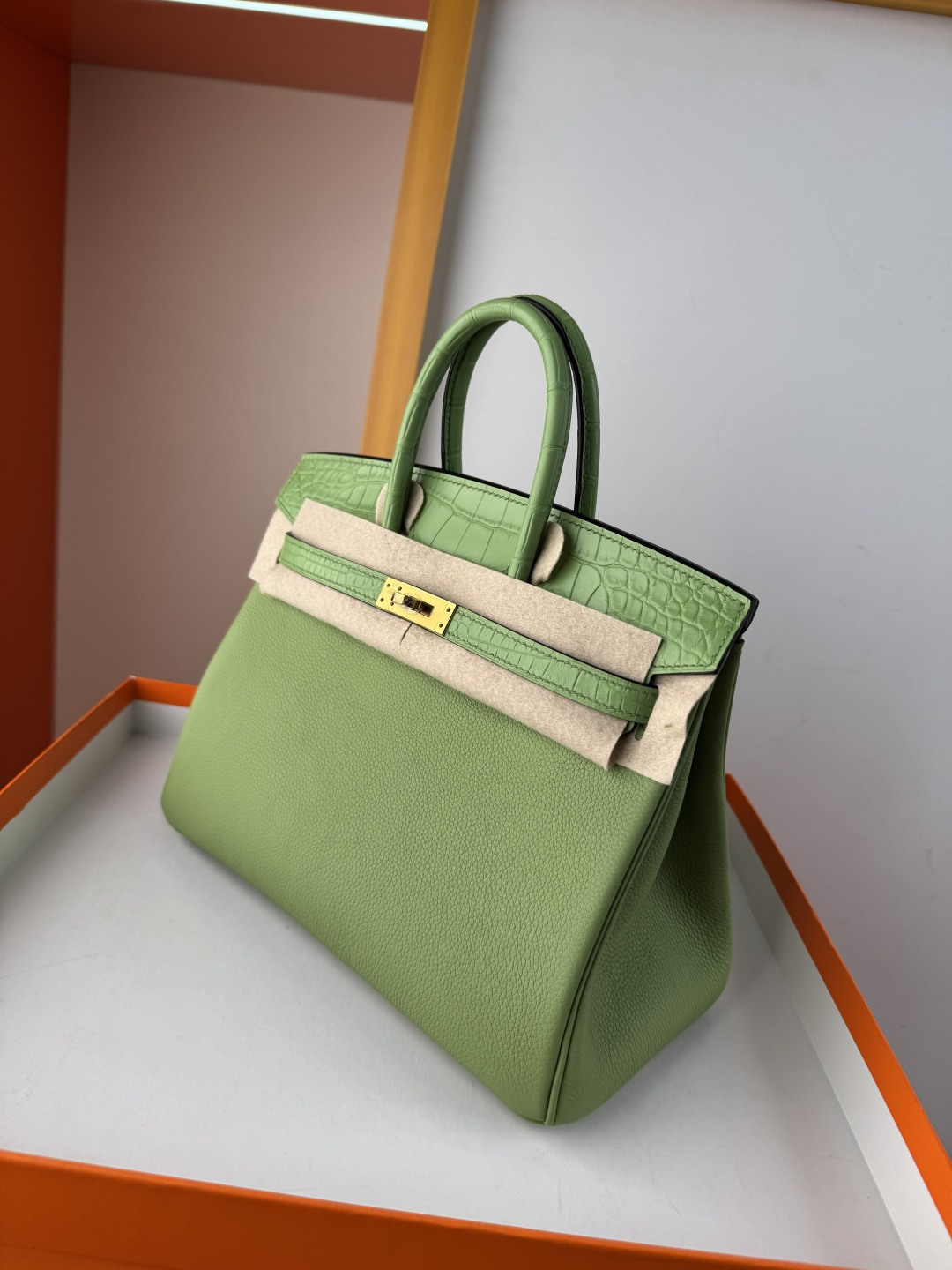 Hermes 高仿 女款 Birkin 青草綠拼鱷魚紋手提包 清新高級風| 12 Hermes 高仿 女款 Birkin 青草綠拼鱷魚紋手提包 清新高級風