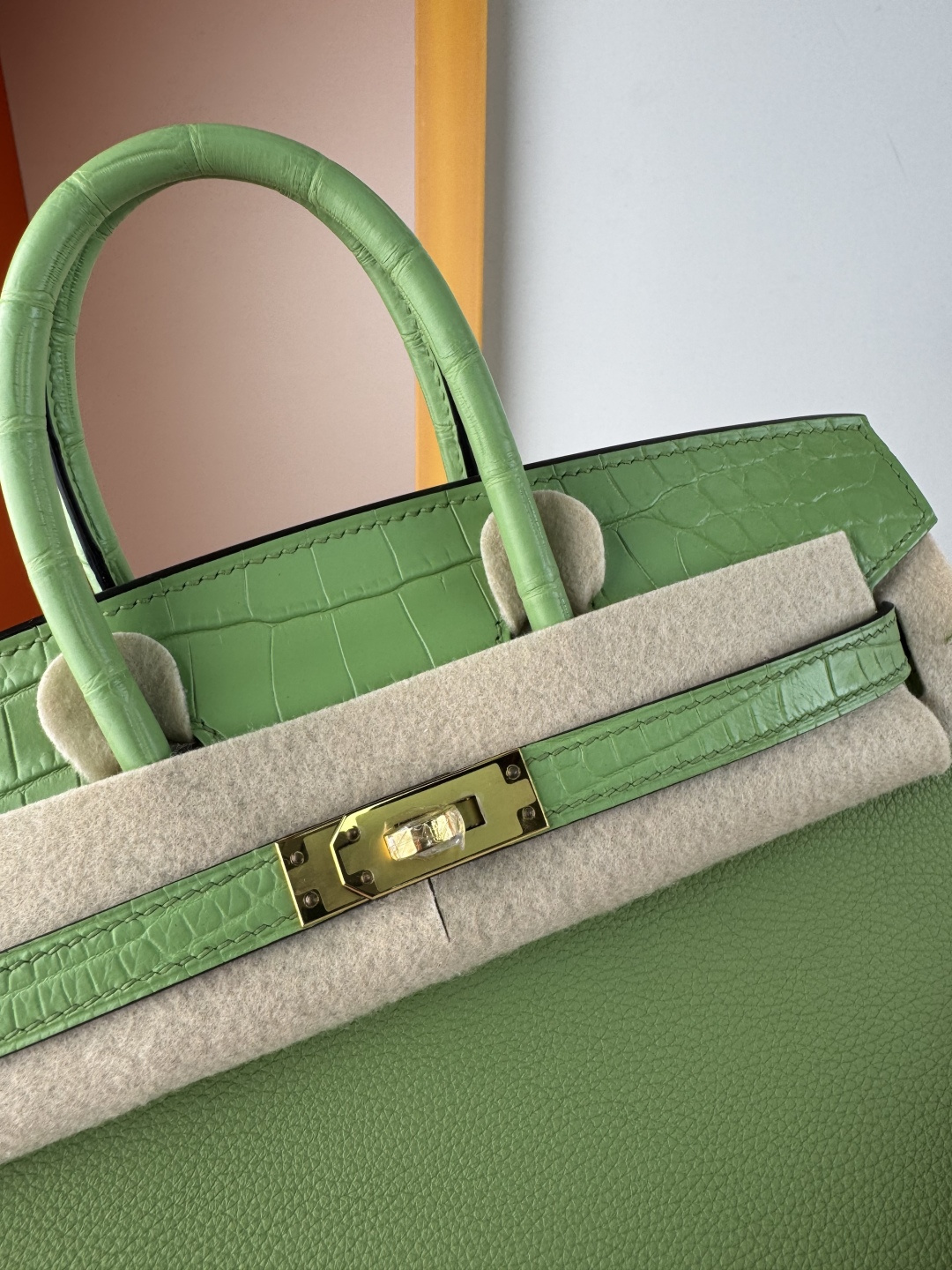 Hermes 高仿 女款 Birkin 青草綠拼鱷魚紋手提包 清新高級風| 9 Hermes 高仿 女款 Birkin 青草綠拼鱷魚紋手提包 清新高級風