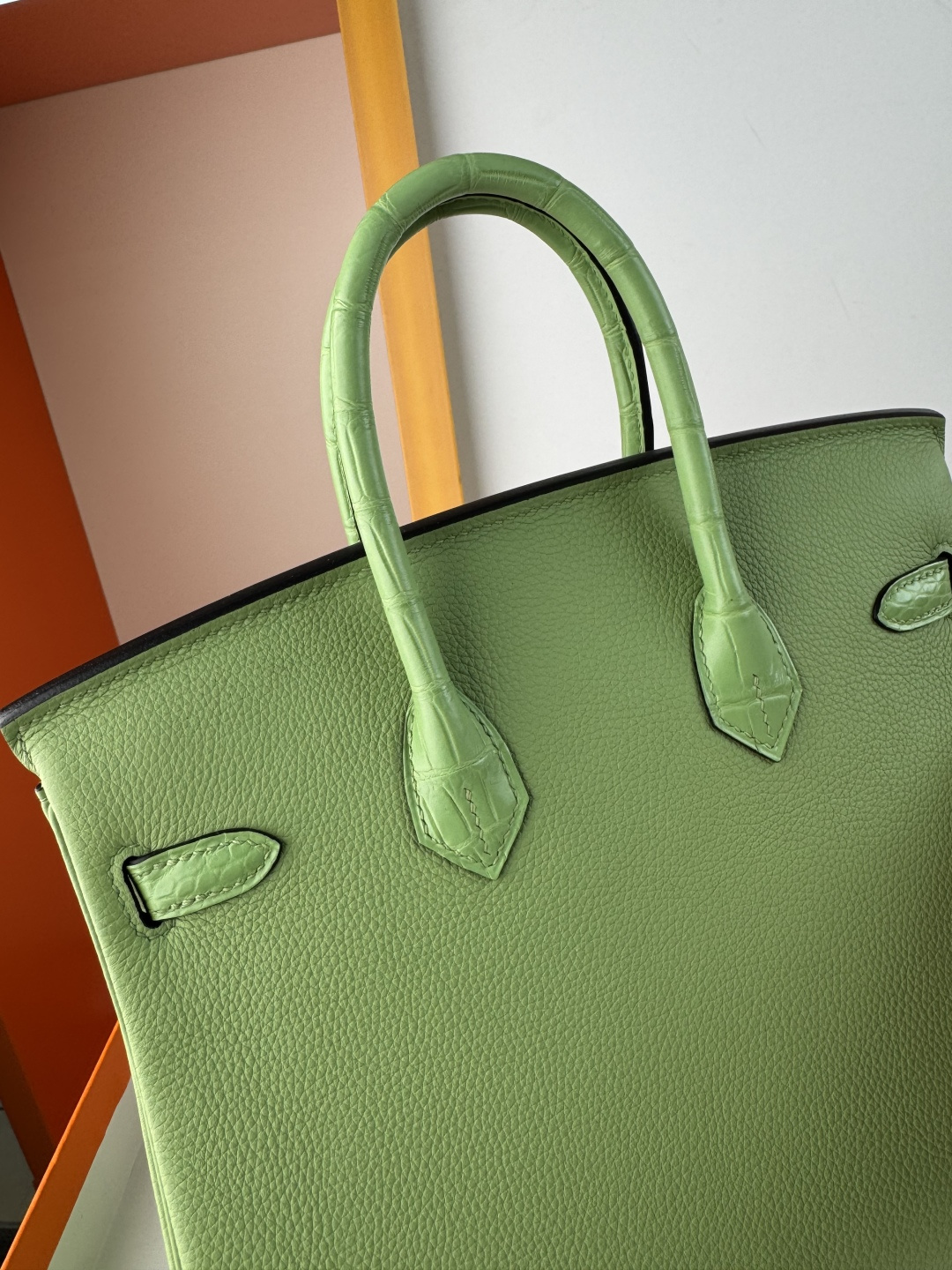 Hermes 高仿 女款 Birkin 青草綠拼鱷魚紋手提包 清新高級風| 8 Hermes 高仿 女款 Birkin 青草綠拼鱷魚紋手提包 清新高級風