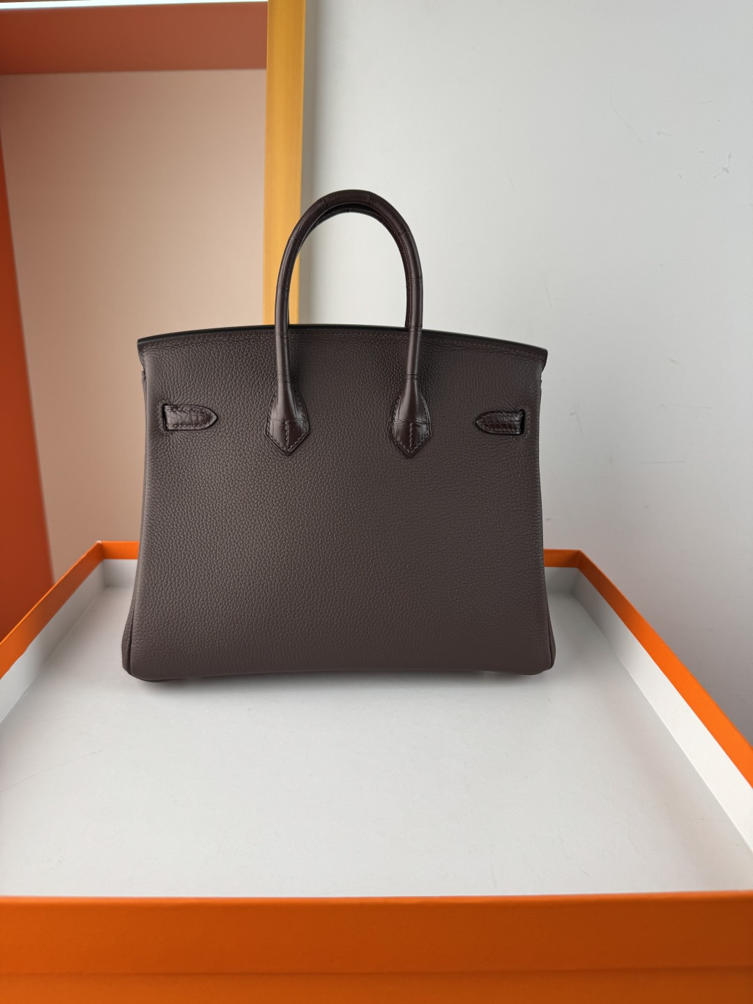 Hermes 一比一 女款 Birkin 深咖啡拼鱷魚紋手提包 沉穩氣質款| 14 Hermes 一比一 女款 Birkin 深咖啡拼鱷魚紋手提包 沉穩氣質款