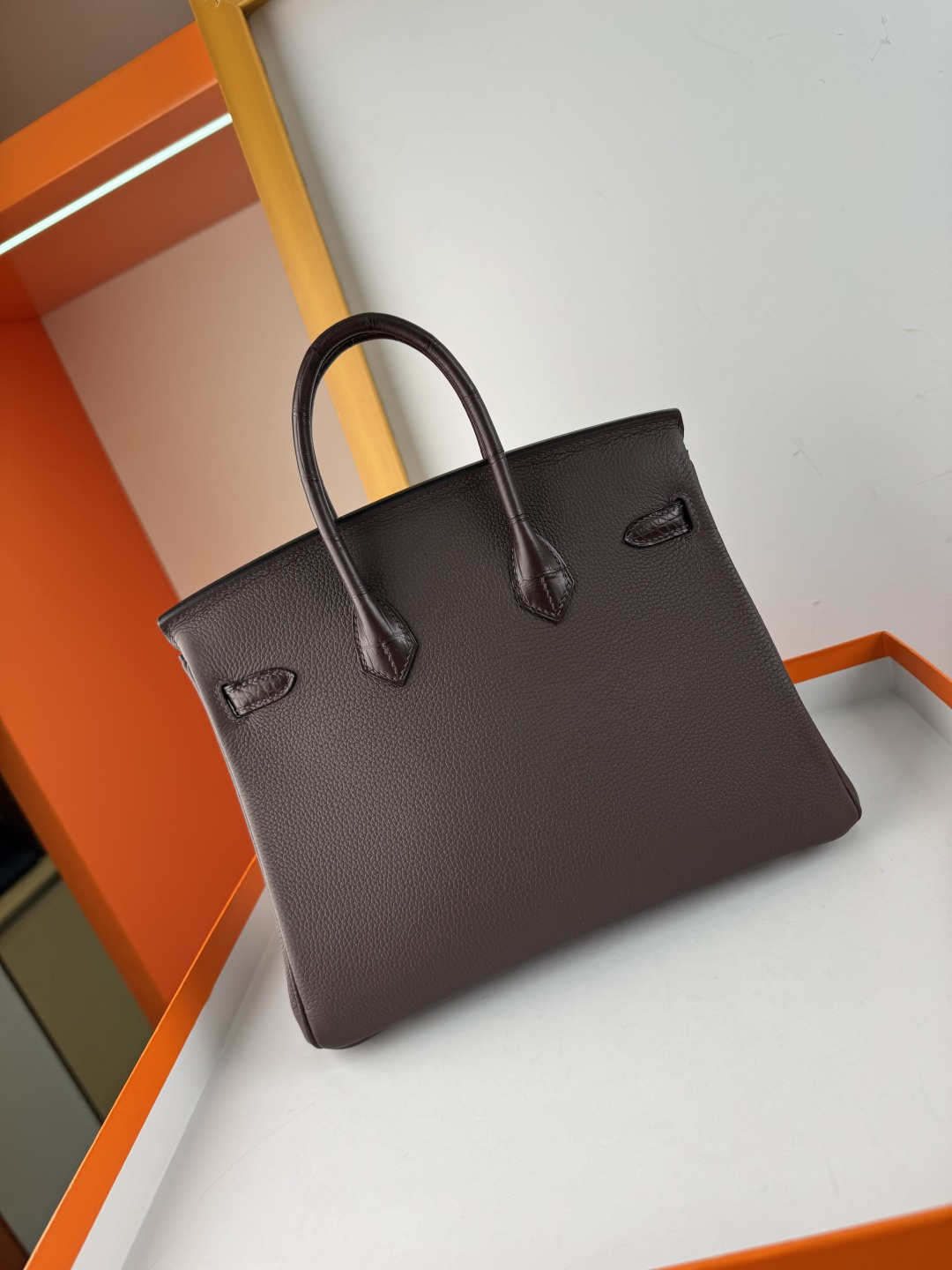 Hermes 一比一 女款 Birkin 深咖啡拼鱷魚紋手提包 沉穩氣質款| 7 Hermes 一比一 女款 Birkin 深咖啡拼鱷魚紋手提包 沉穩氣質款