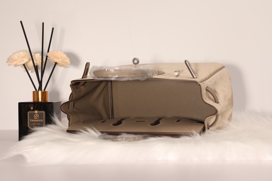 Hermes 原單 女款 Birkin 奶茶卡其麂皮手提包 溫柔氣質高級款| 16 Hermes 原單 女款 Birkin 奶茶卡其麂皮手提包 溫柔氣質高級款