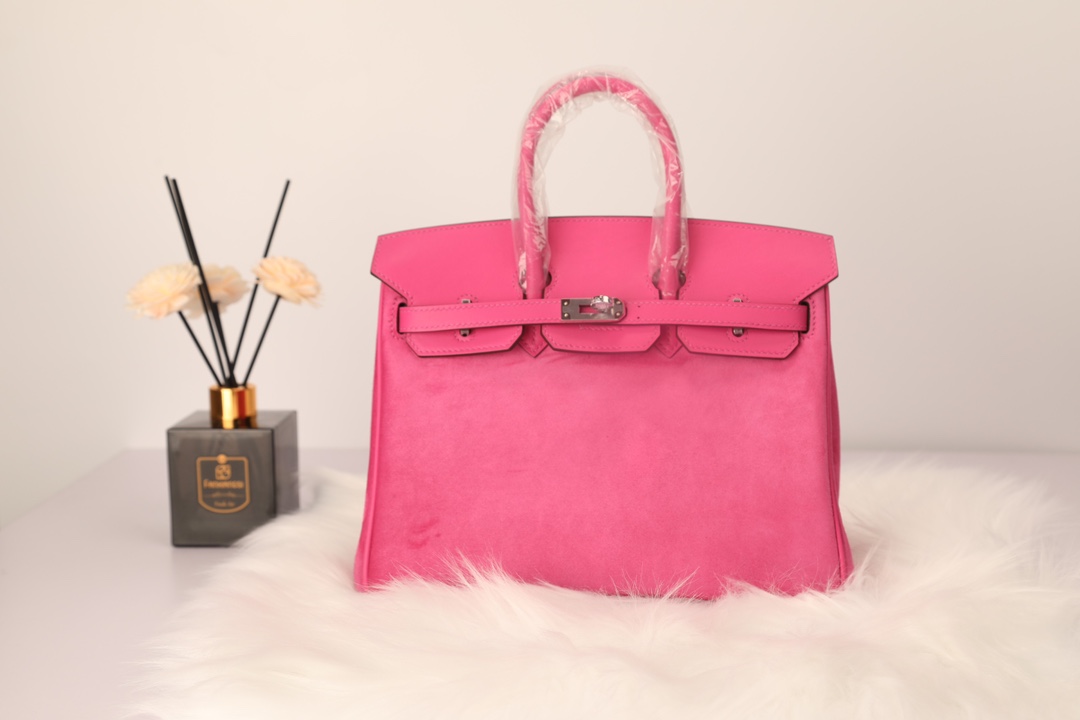 Hermes 高仿 女款 Birkin 玫紅麂皮手提包 吸睛時尚亮色款| 19 Hermes 高仿 女款 Birkin 玫紅麂皮手提包 吸睛時尚亮色款