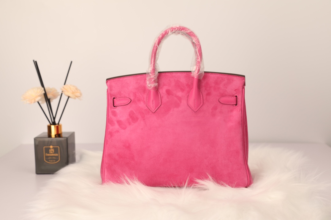Hermes 高仿 女款 Birkin 玫紅麂皮手提包 吸睛時尚亮色款| 9 Hermes 高仿 女款 Birkin 玫紅麂皮手提包 吸睛時尚亮色款